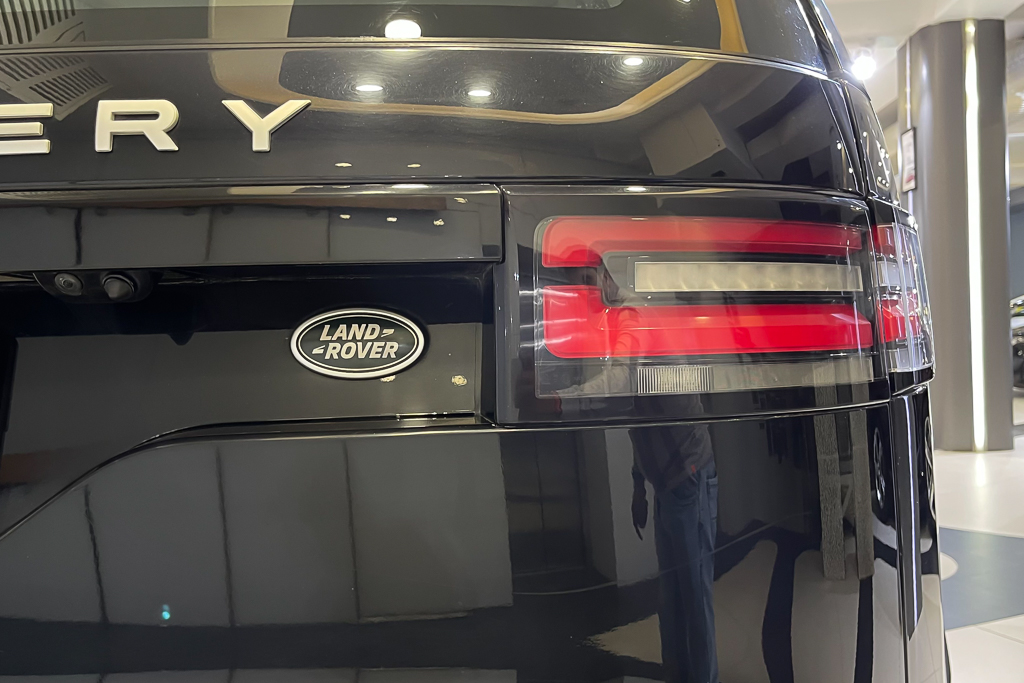 Land Rover Discovery First Edition