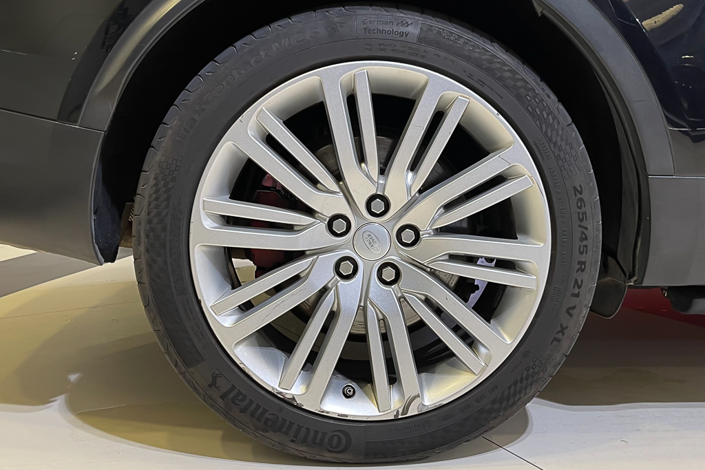 Land Rover Discovery First Edition