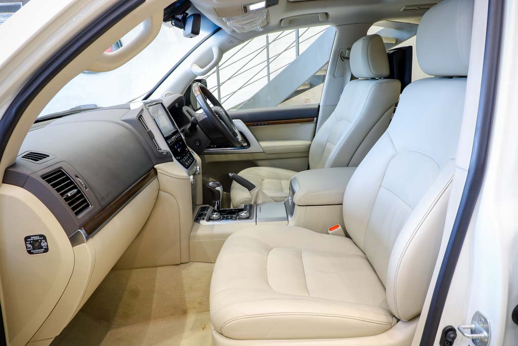 TOYOTA LAND CRUISER LC200 VX