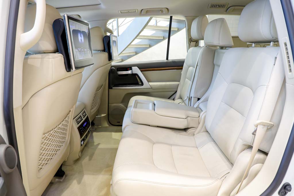 TOYOTA LAND CRUISER LC200 VX