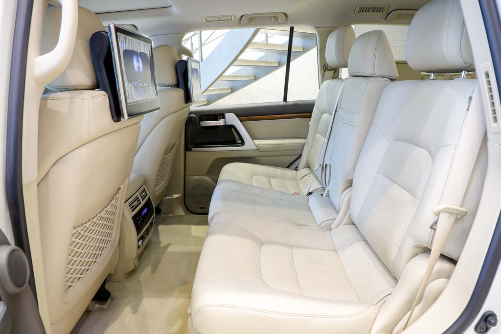 TOYOTA LAND CRUISER LC200 VX