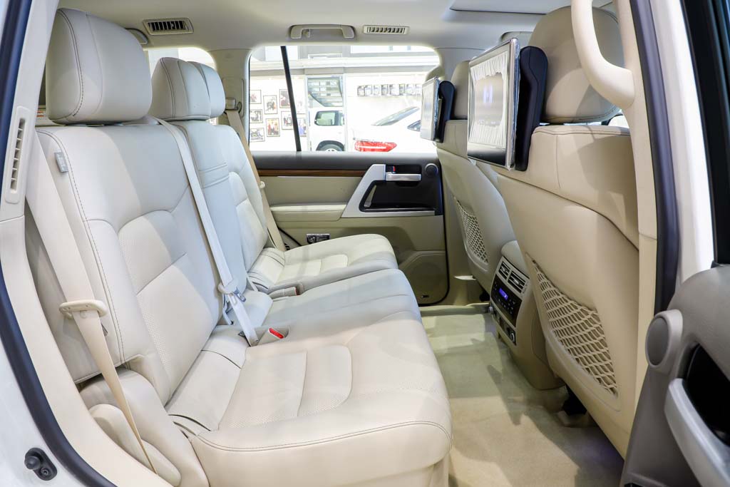 TOYOTA LAND CRUISER LC200 VX