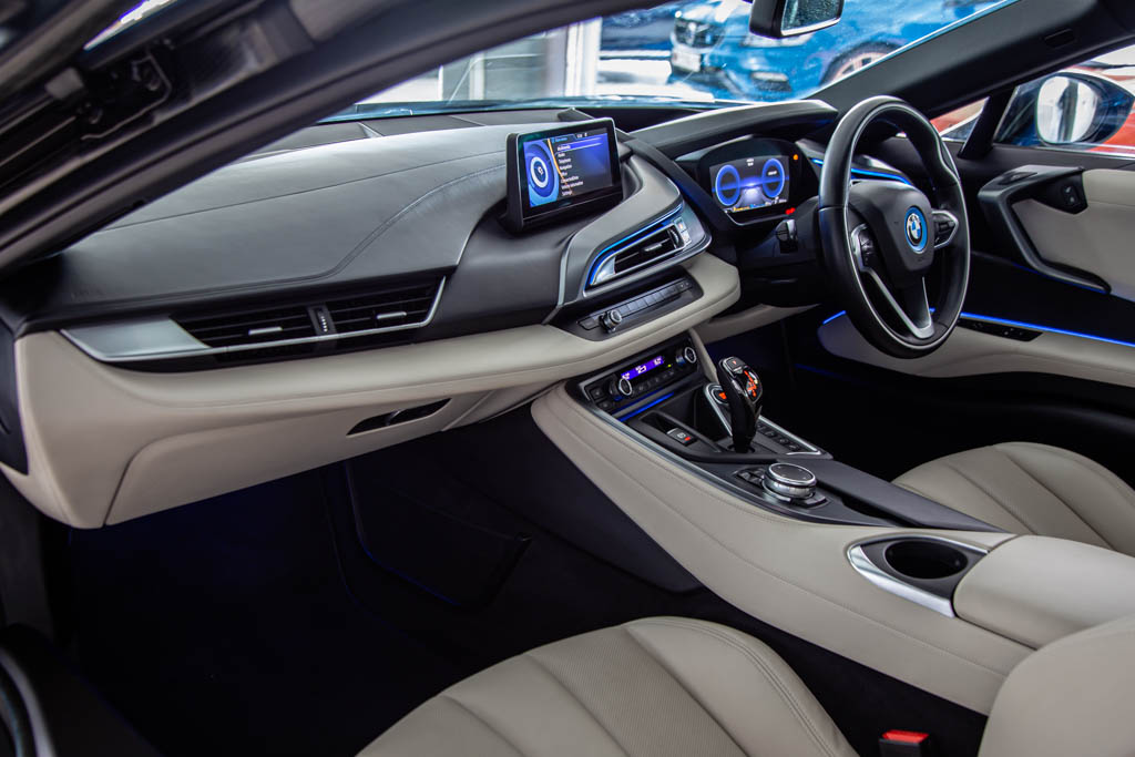 BMW i8