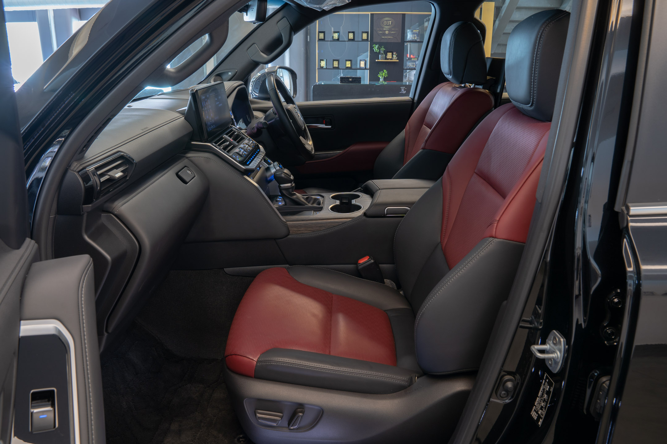 TOYOTA Land Cruiser LC 300 ZX