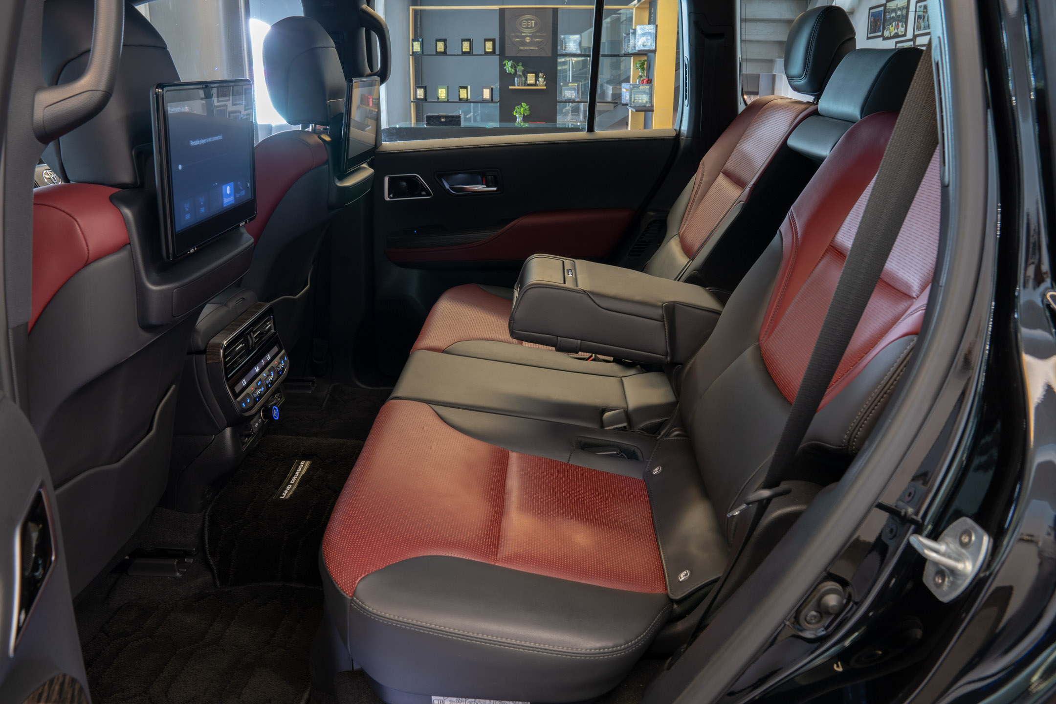 TOYOTA Land Cruiser LC 300 ZX