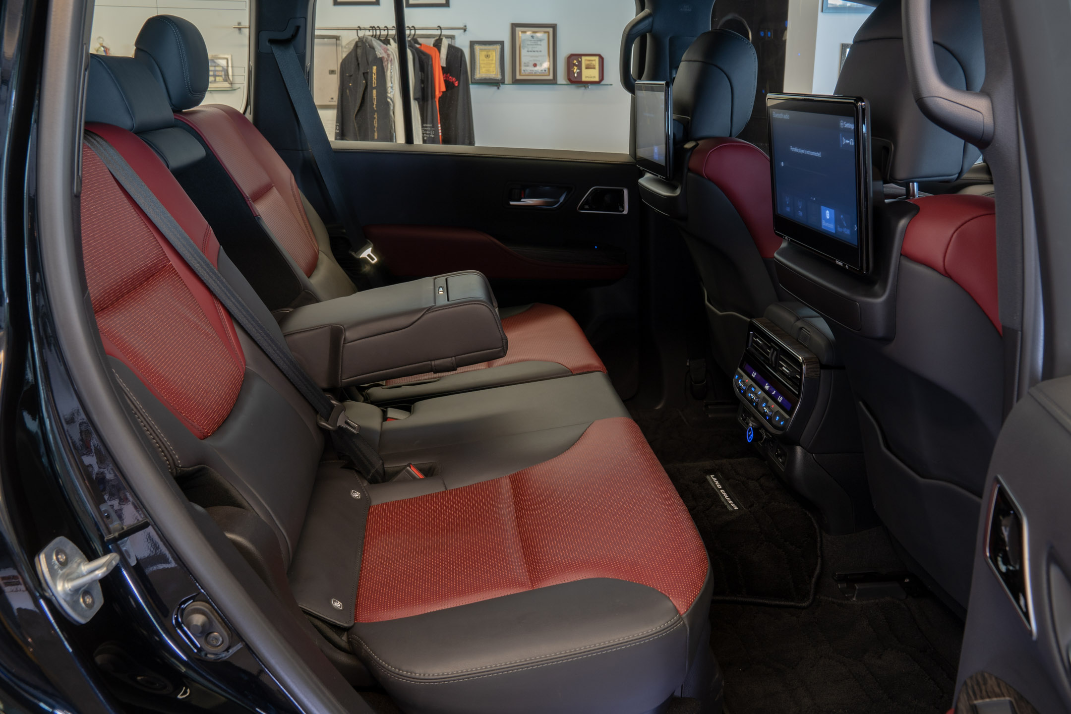 TOYOTA Land Cruiser LC 300 ZX