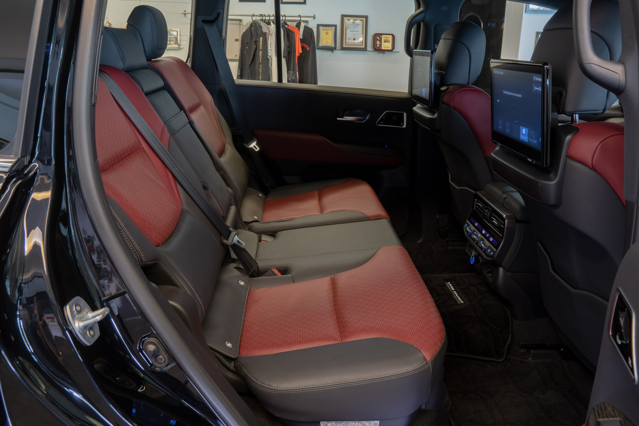 TOYOTA Land Cruiser LC 300 ZX