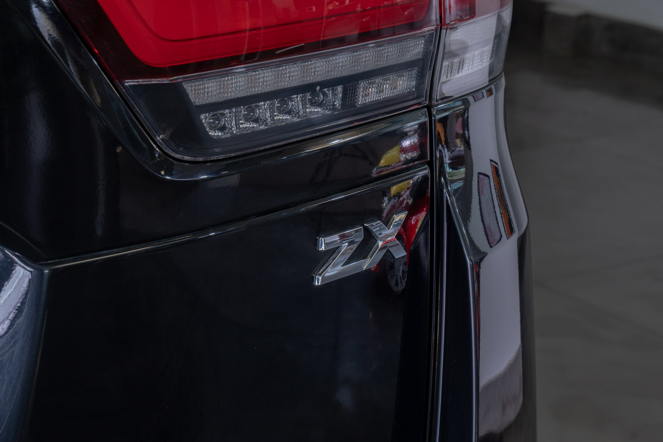 TOYOTA Land Cruiser LC 300 ZX