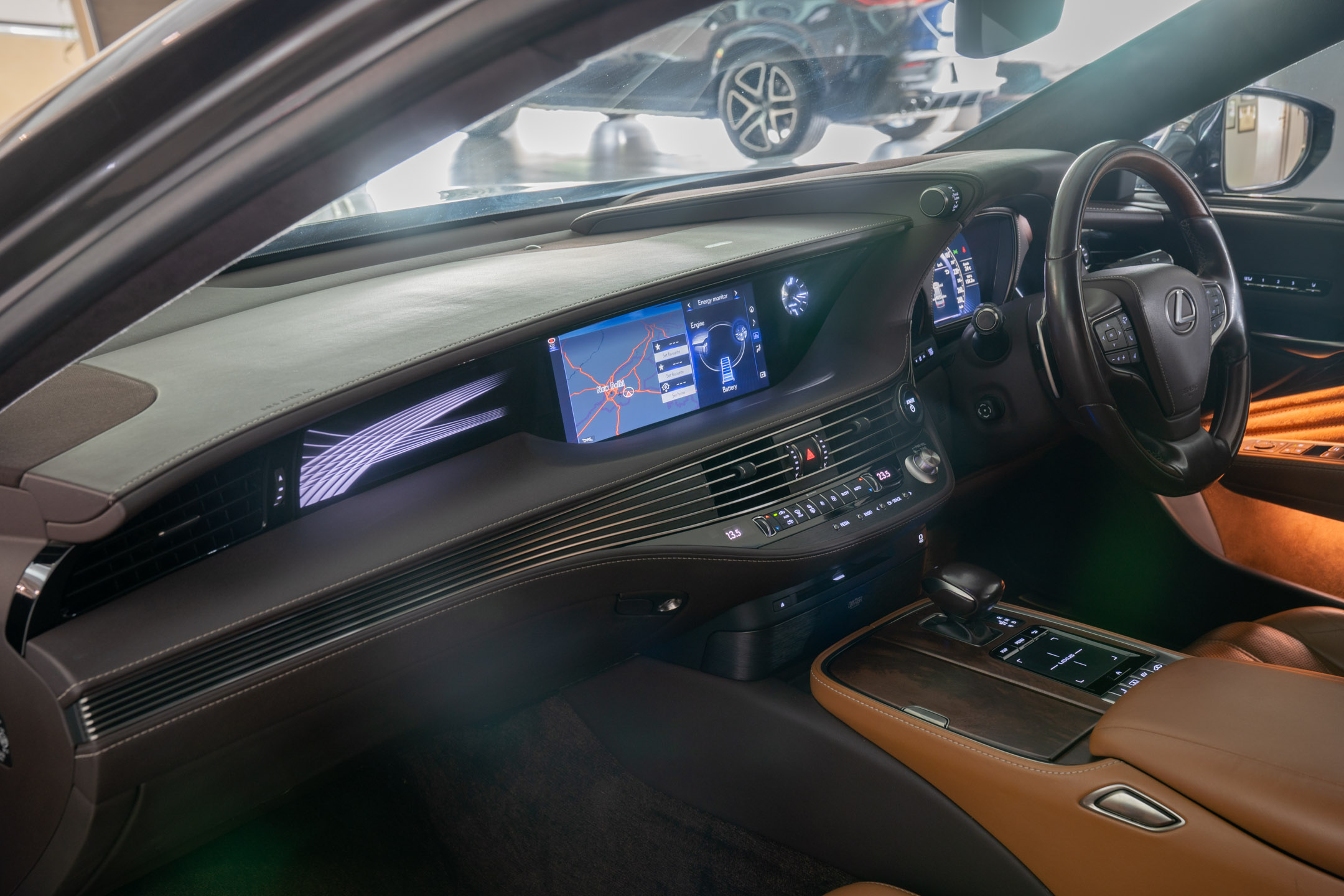 LEXUS LS500H Ultra Luxury