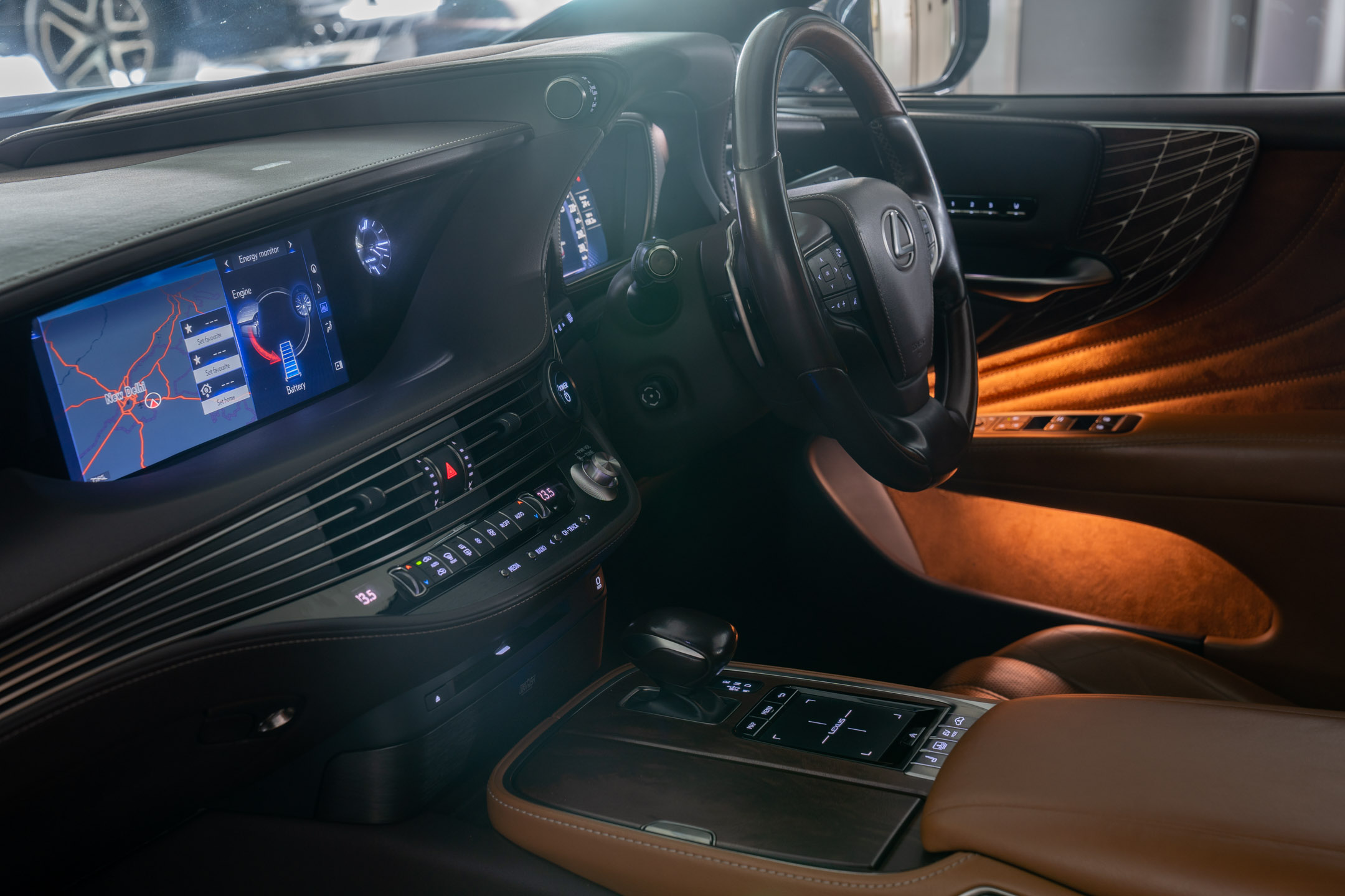 LEXUS LS500H Ultra Luxury