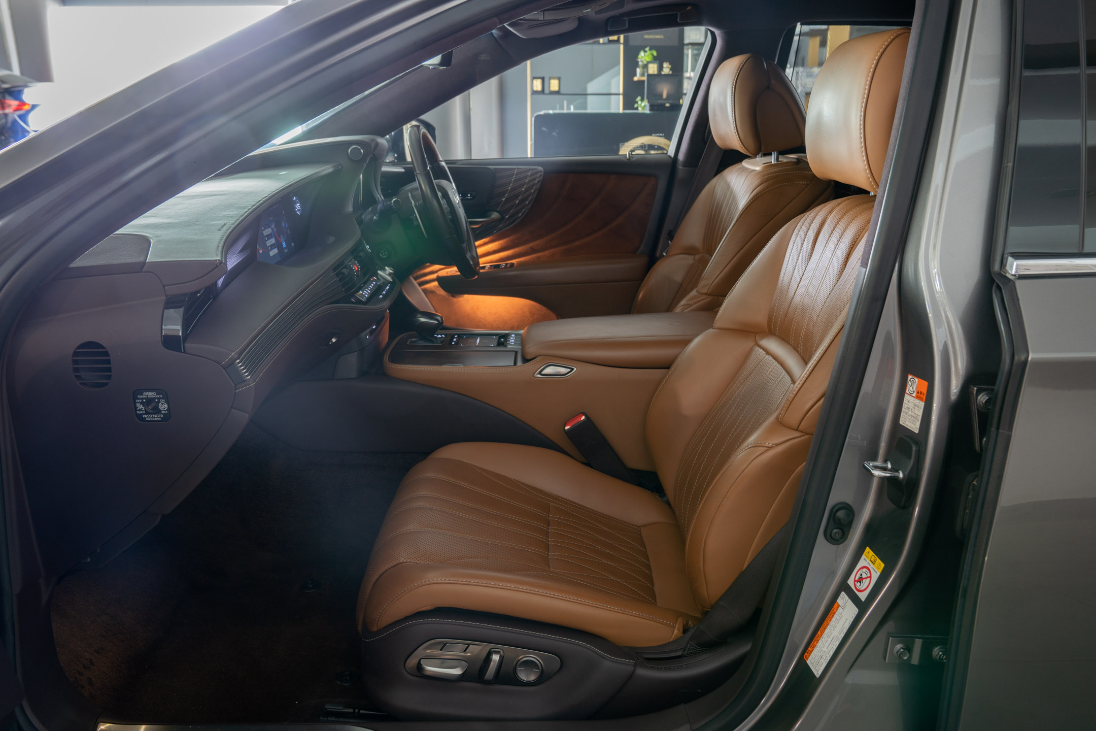 LEXUS LS500H Ultra Luxury