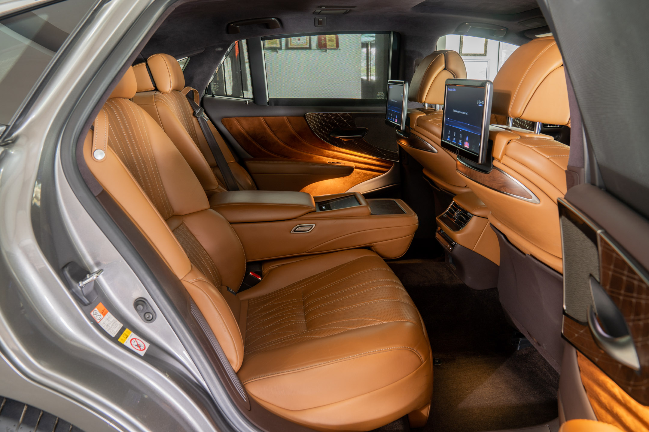 LEXUS LS500H Ultra Luxury