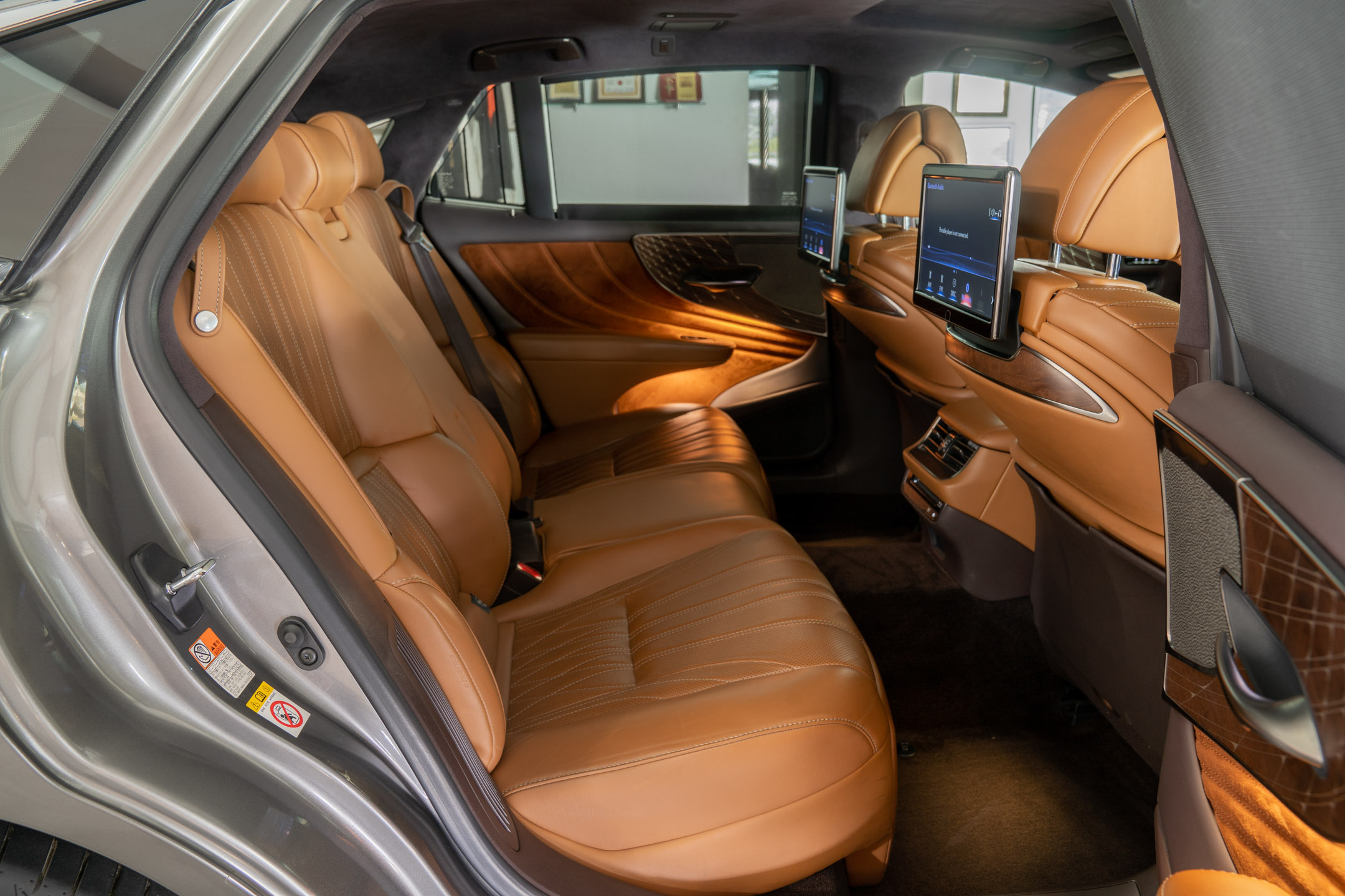 LEXUS LS500H Ultra Luxury