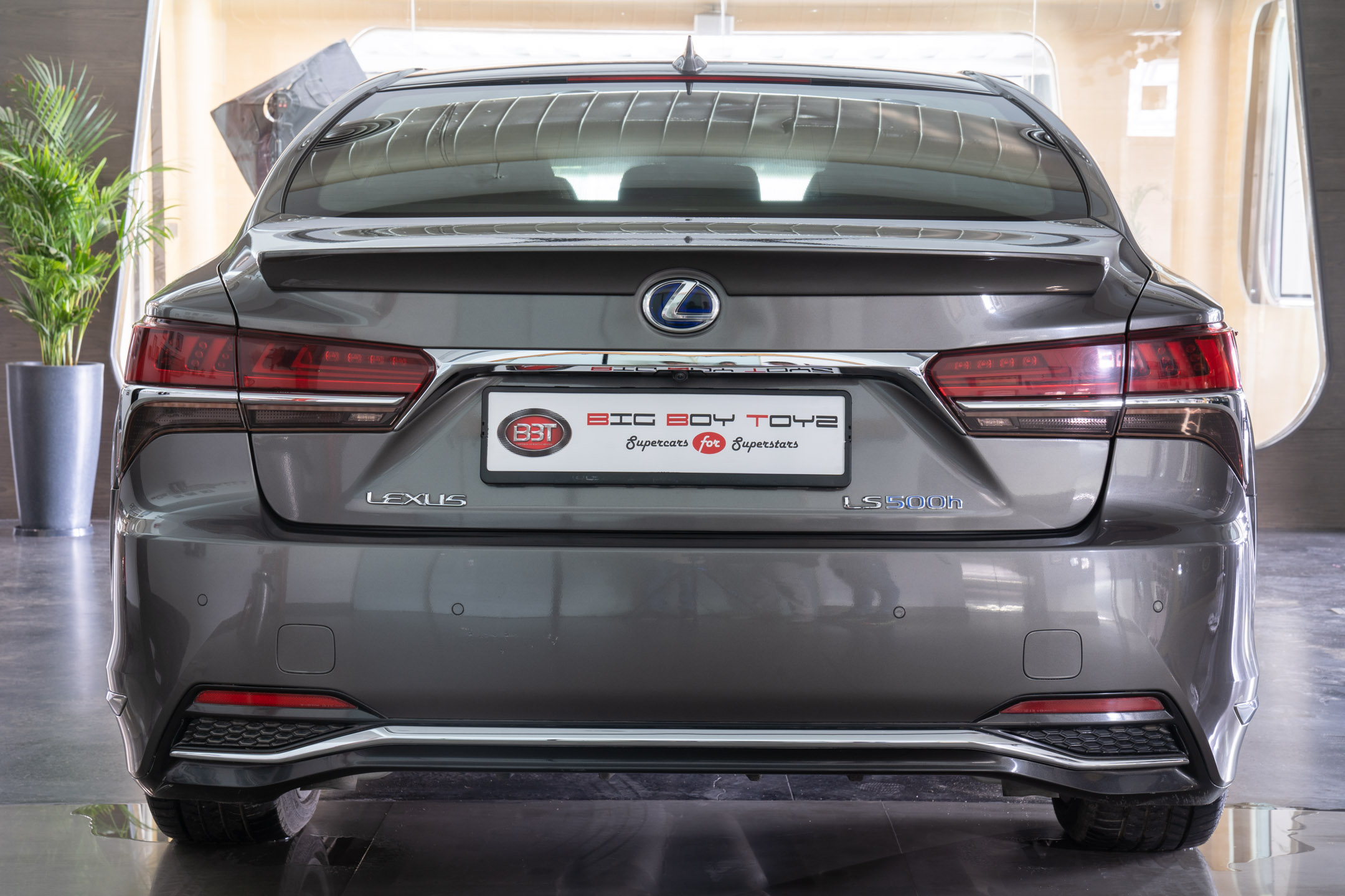 LEXUS LS500H Ultra Luxury