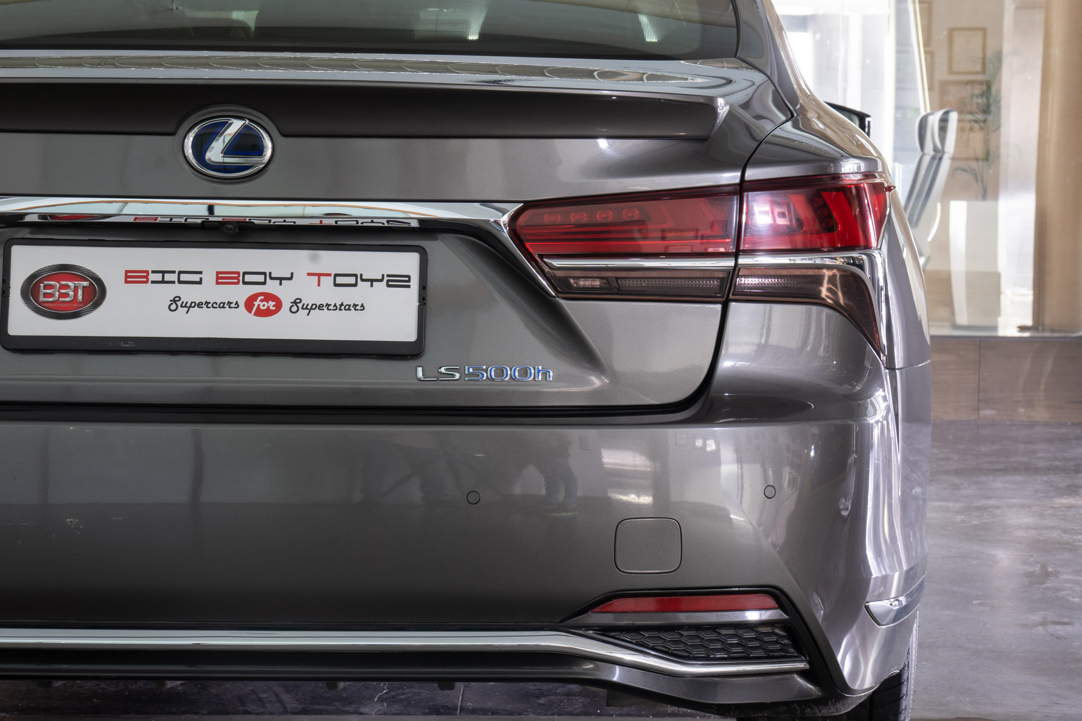 LEXUS LS500H Ultra Luxury