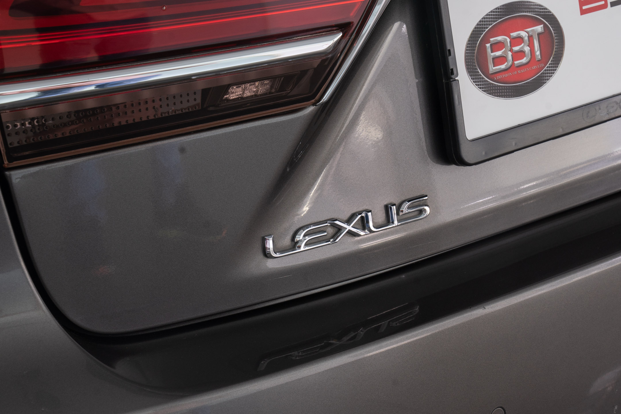 LEXUS LS500H Ultra Luxury