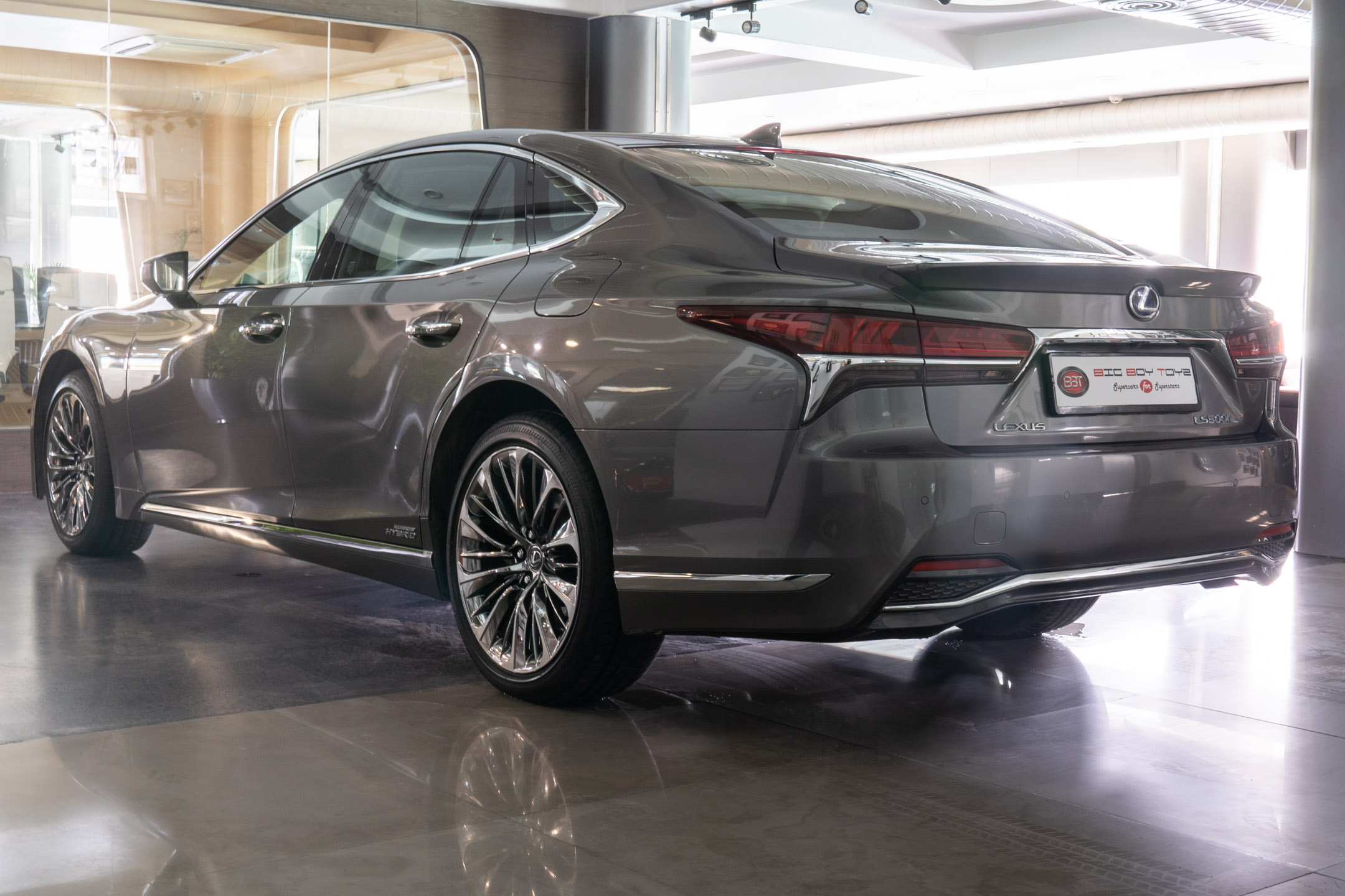 LEXUS LS500H Ultra Luxury