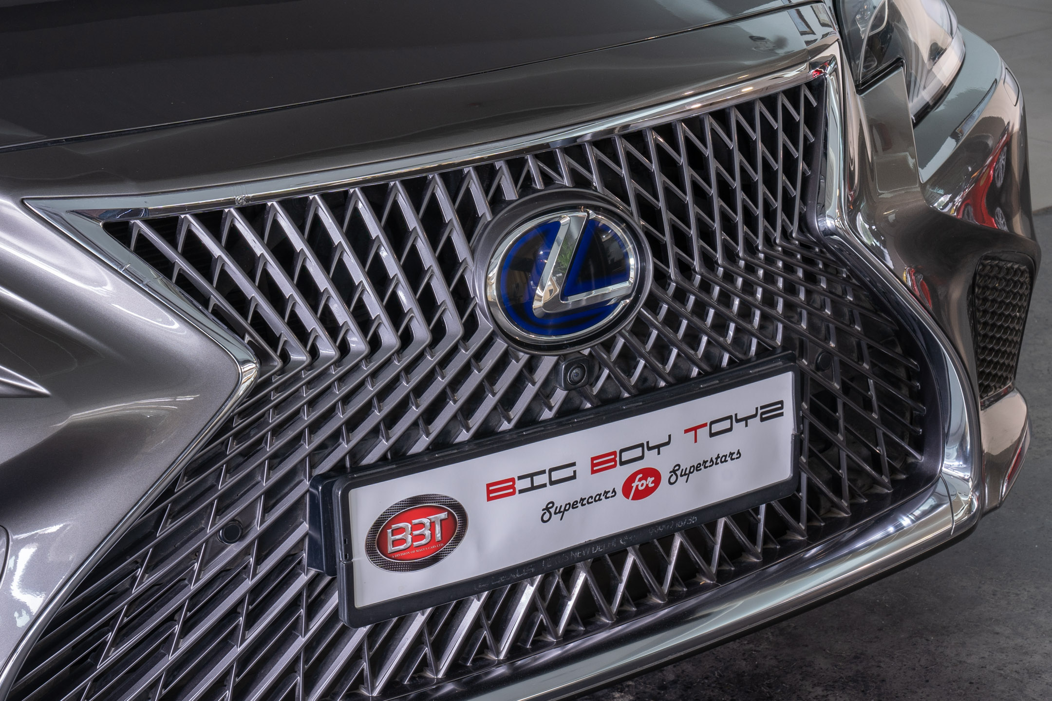 LEXUS LS500H Ultra Luxury