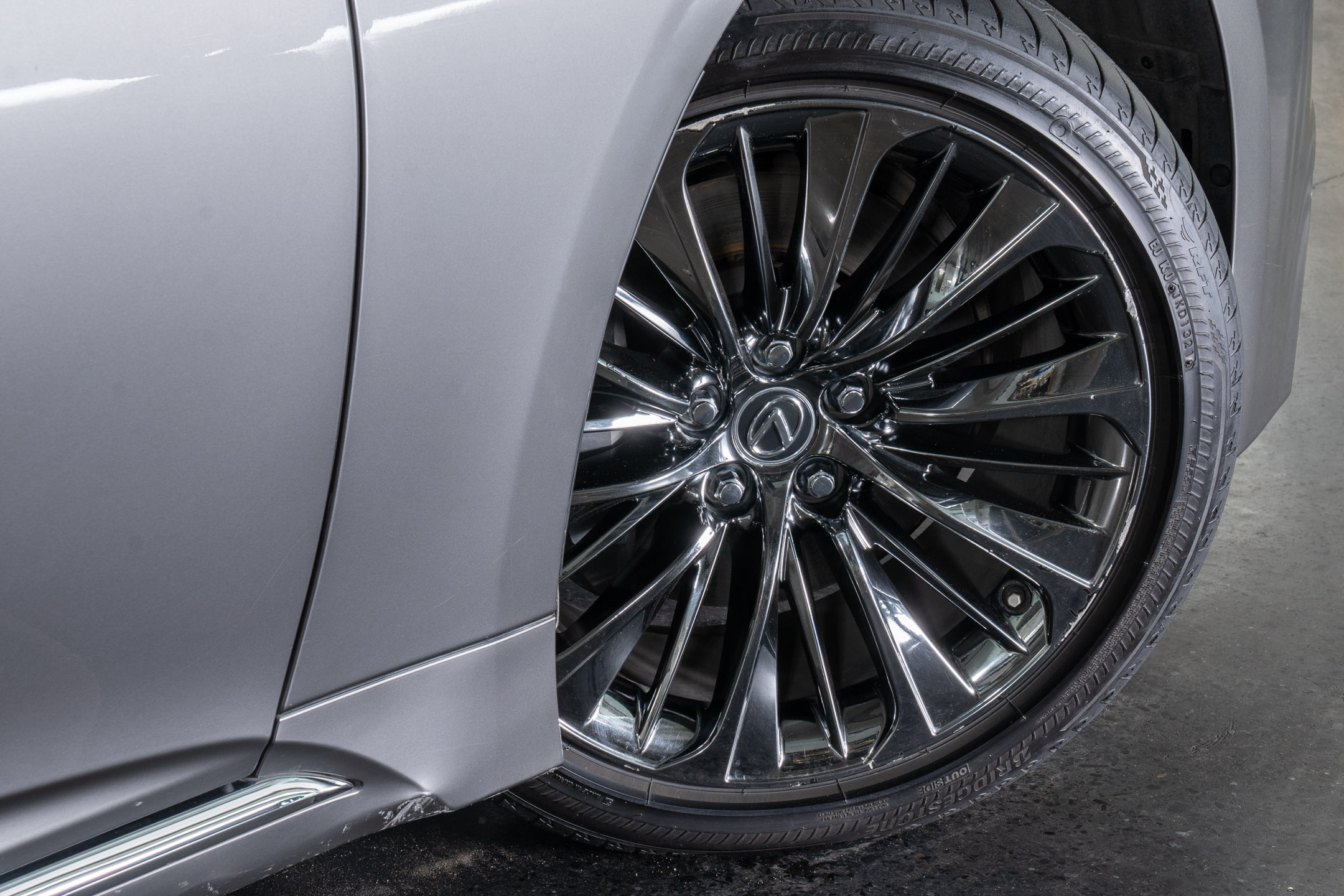 LEXUS LS500H Ultra Luxury