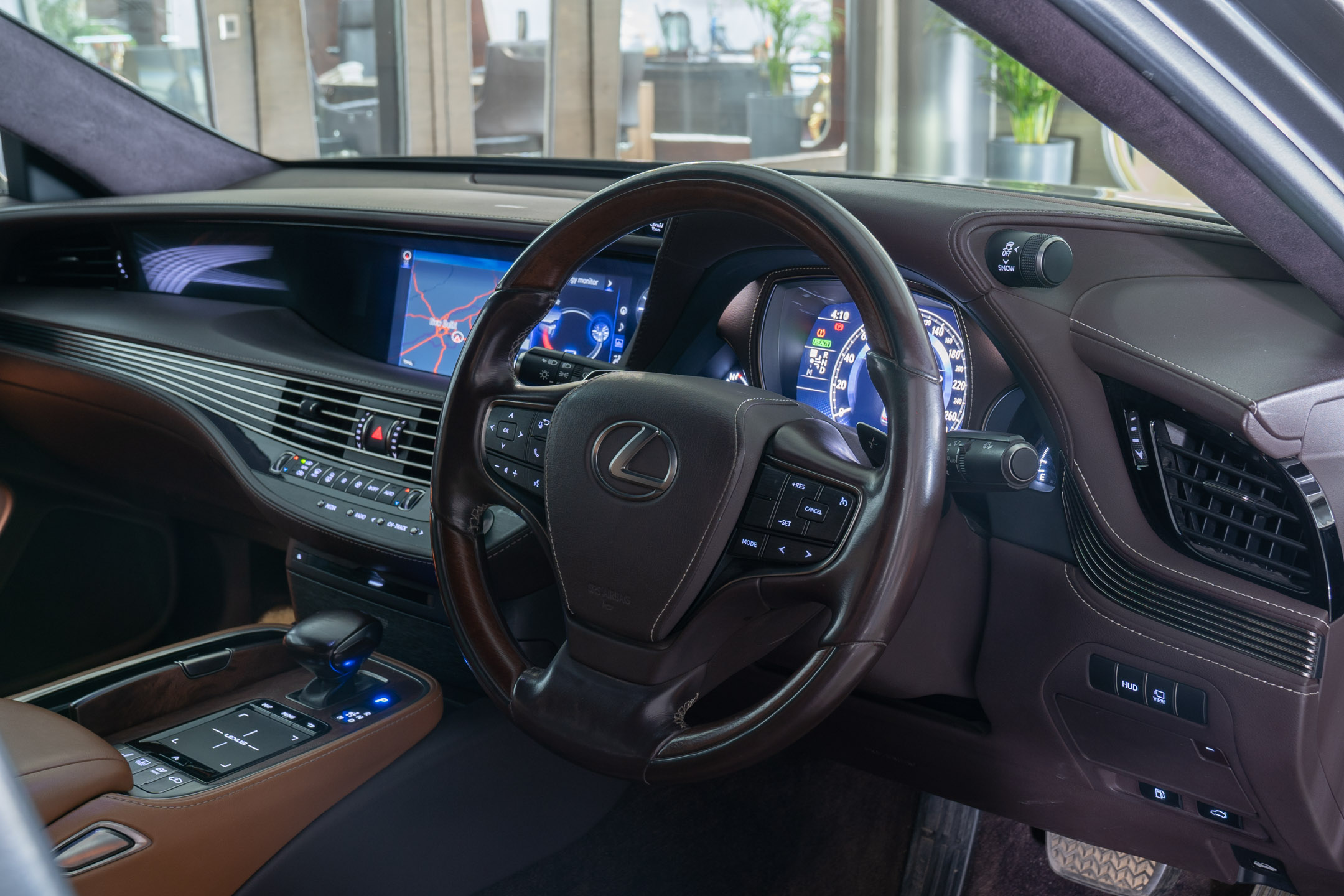 LEXUS LS500H Ultra Luxury