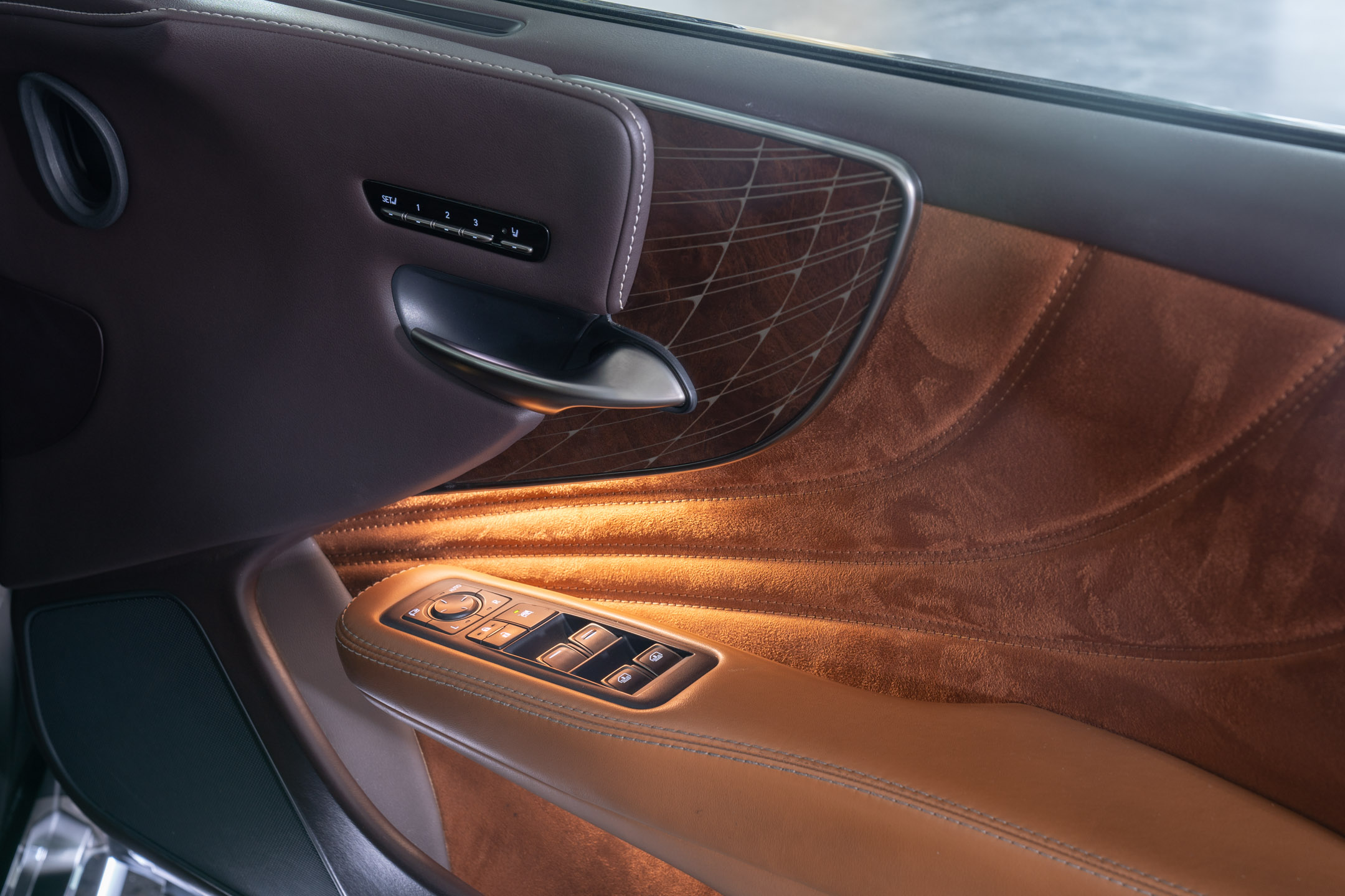 LEXUS LS500H Ultra Luxury