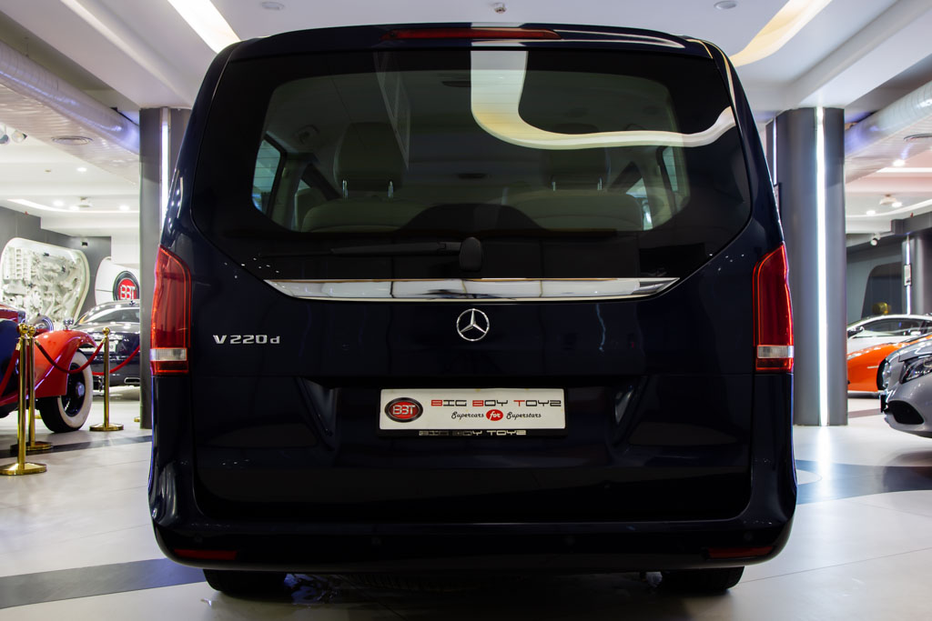 MERCEDES-BENZ V220D LWB EXCLUSIVE