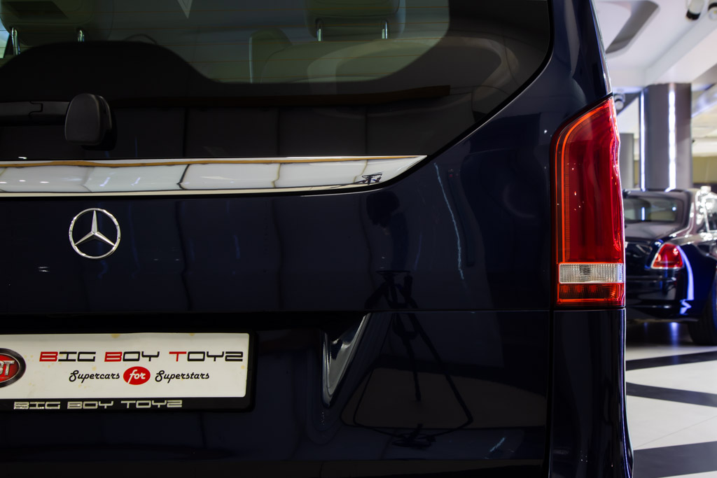 MERCEDES-BENZ V220D LWB EXCLUSIVE