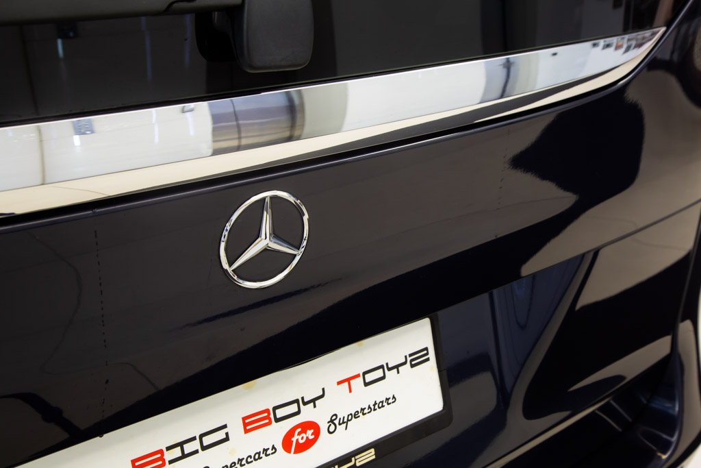 MERCEDES-BENZ V220D LWB EXCLUSIVE