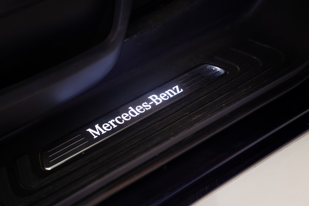 MERCEDES-BENZ V220D LWB EXCLUSIVE