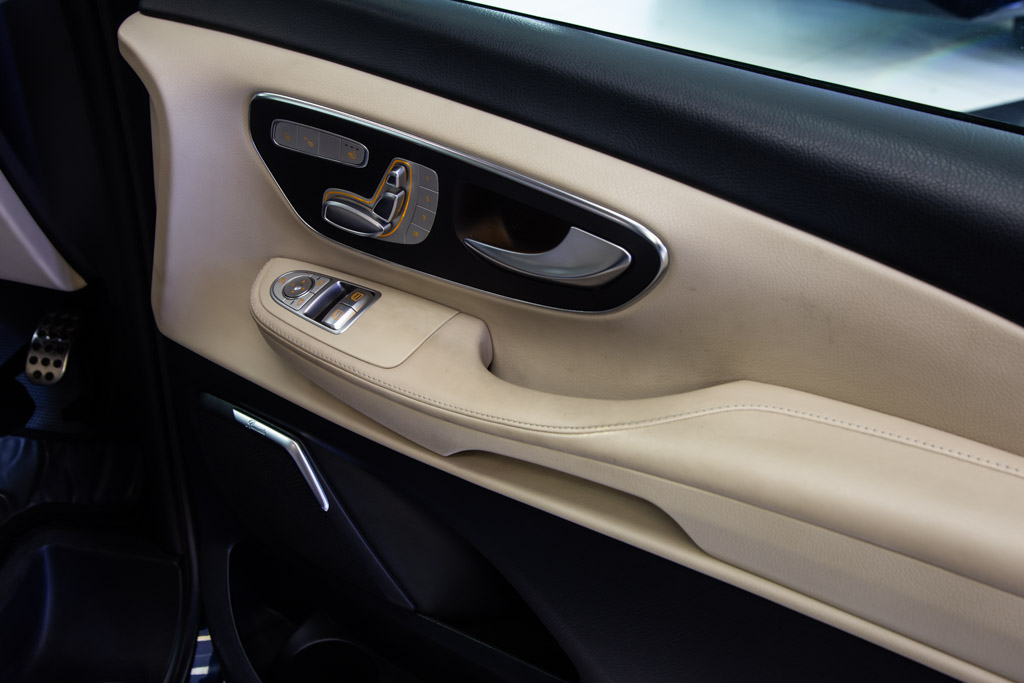 MERCEDES-BENZ V220D LWB EXCLUSIVE