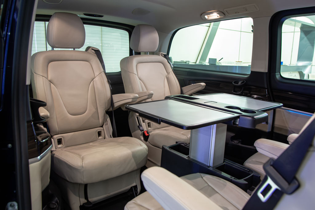 MERCEDES-BENZ V220D LWB EXCLUSIVE