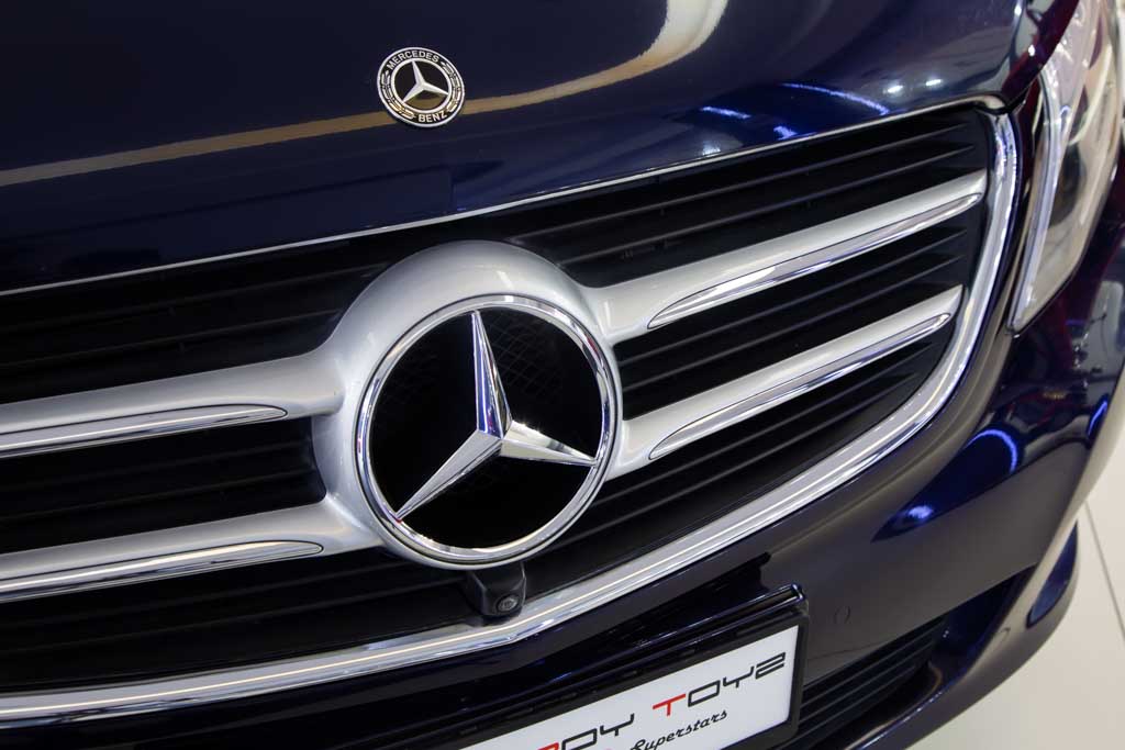 MERCEDES-BENZ V220D LWB EXCLUSIVE