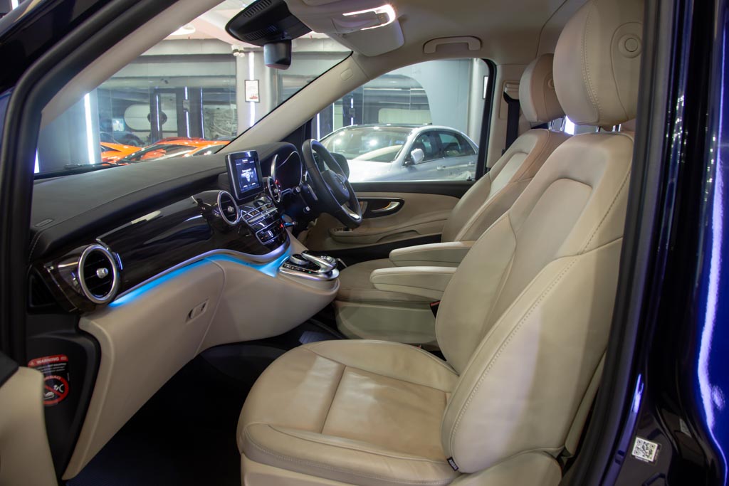 MERCEDES-BENZ V220D LWB EXCLUSIVE