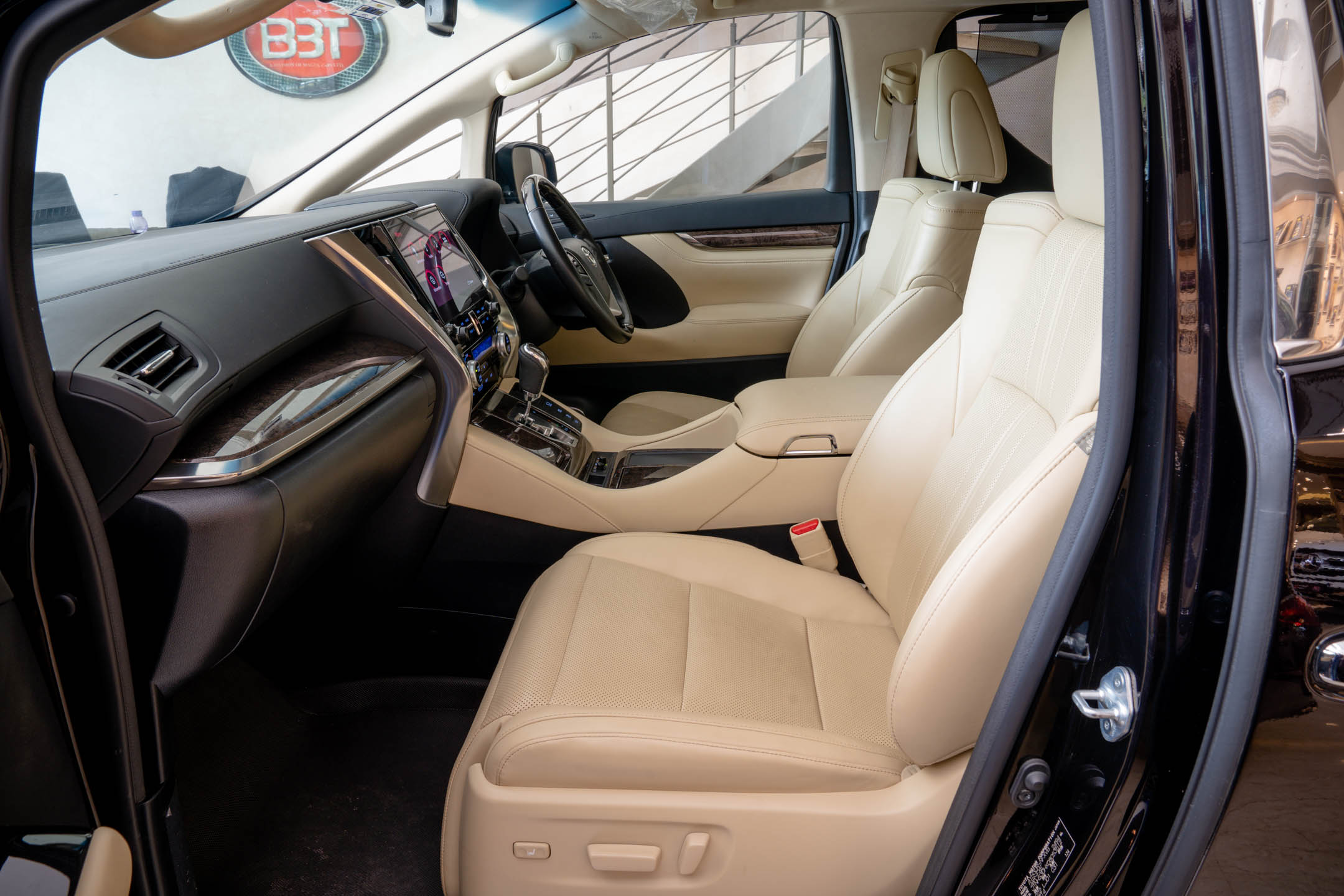 Toyota Vellfire Hybrid