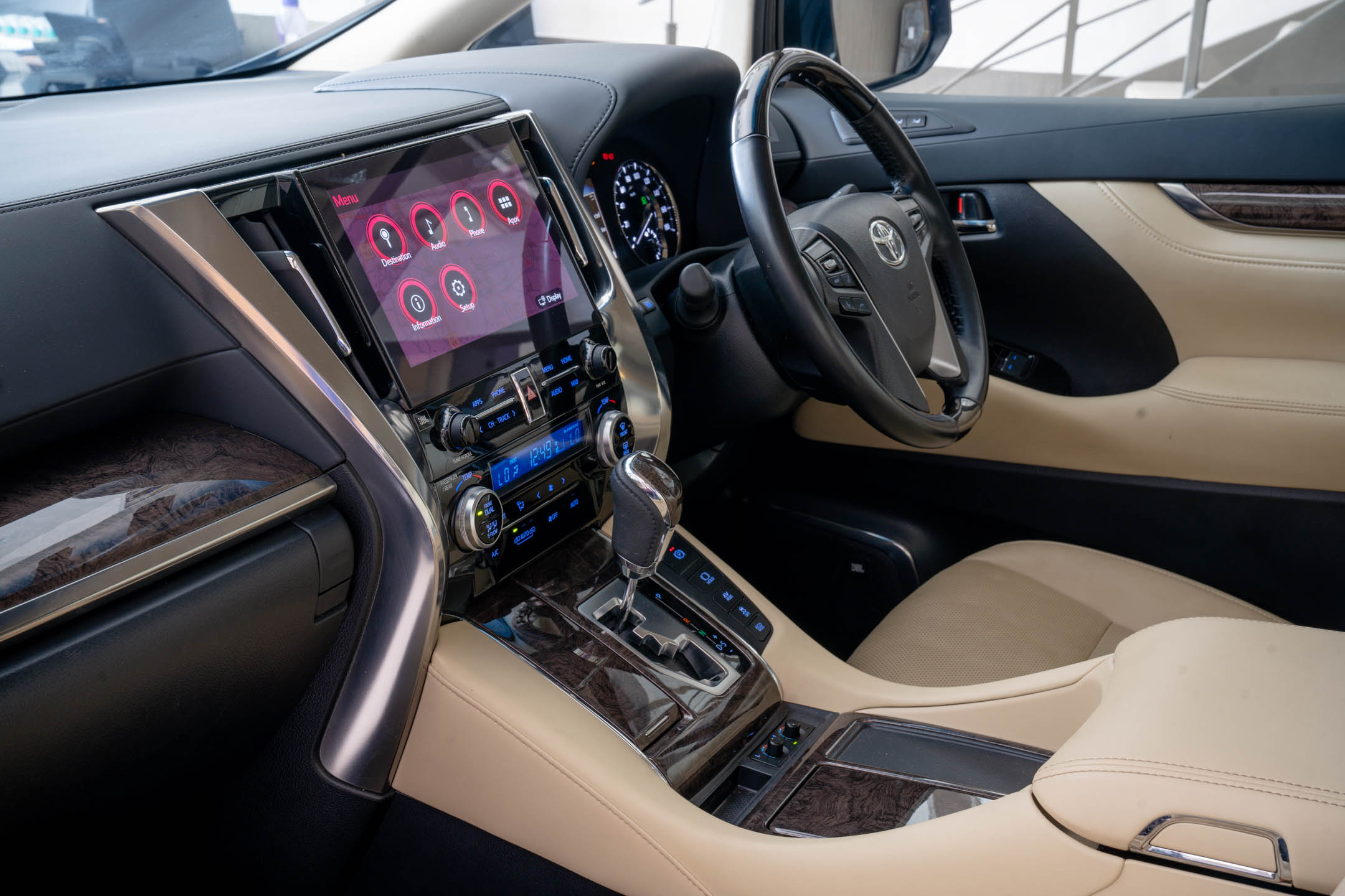 Toyota Vellfire Hybrid