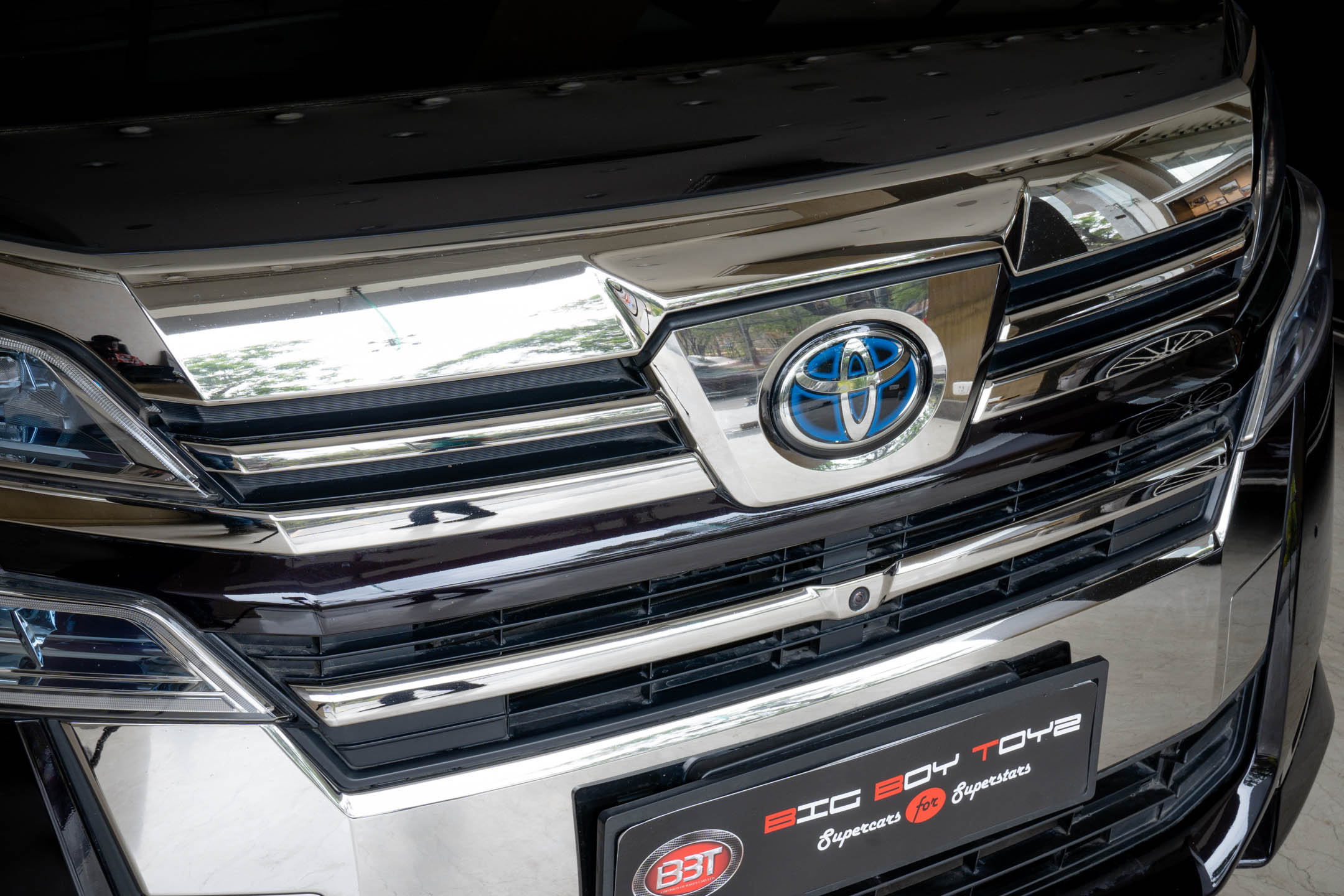 Toyota Vellfire Hybrid