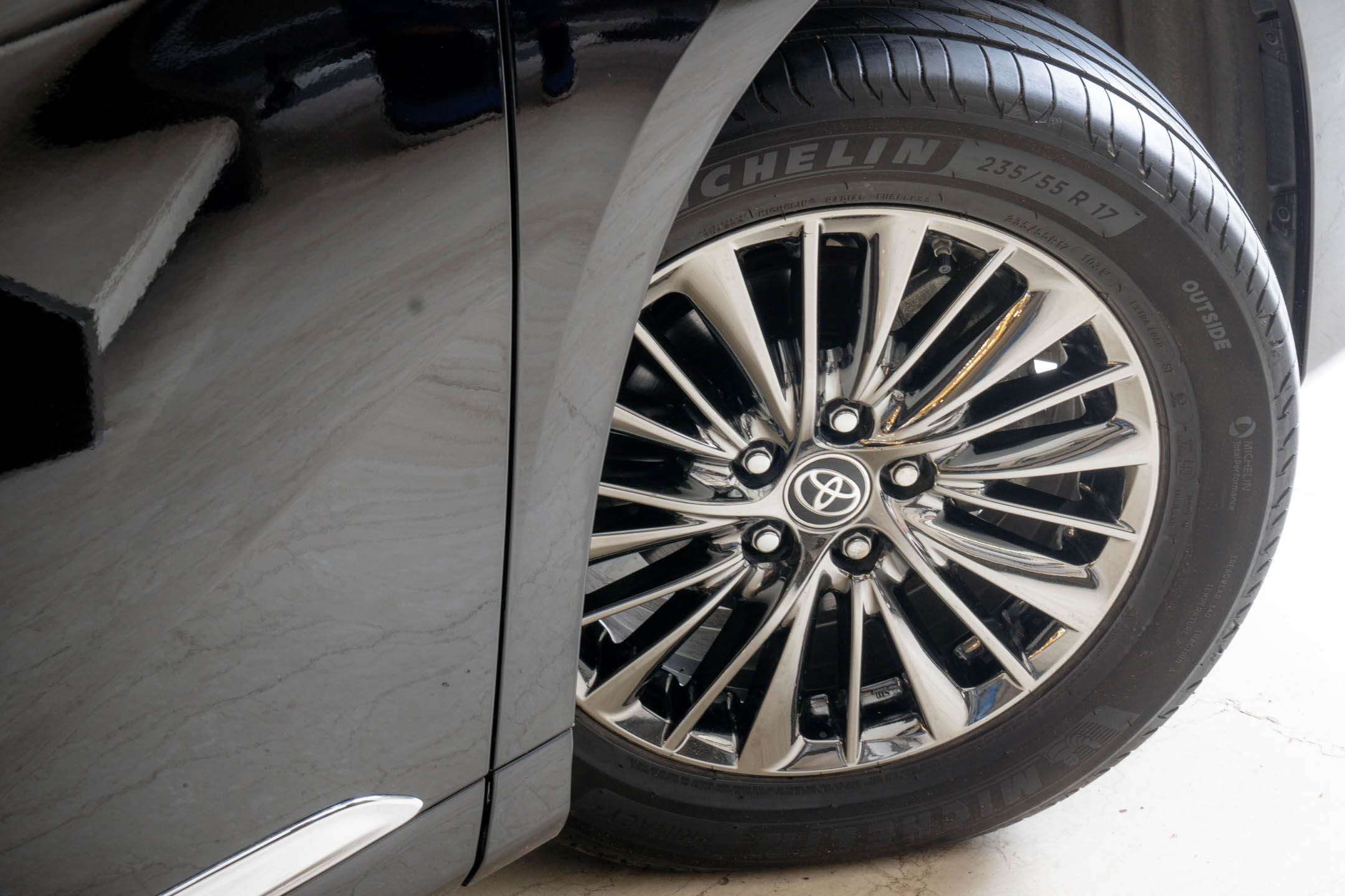 Toyota Vellfire Hybrid