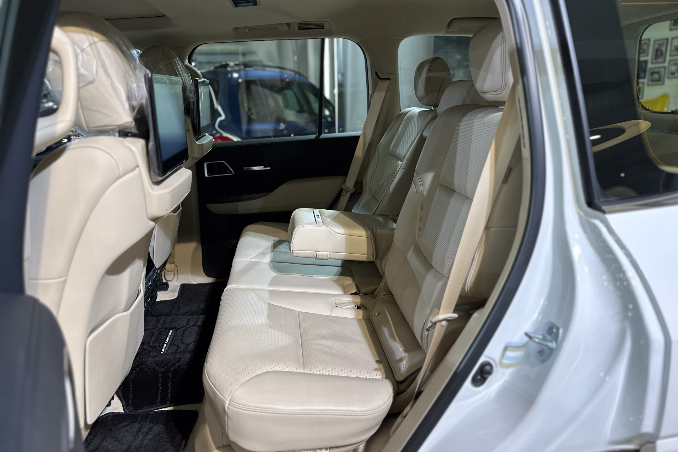 Toyota Land Cruiser LC 300