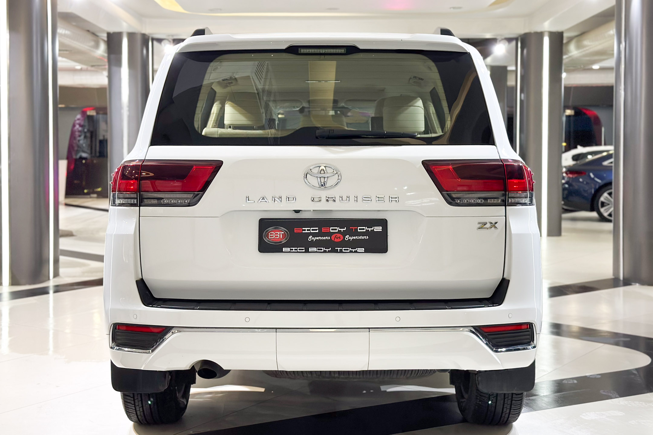 TOYOTA LAND CRUISER LC 300 - Big Boy Toyz