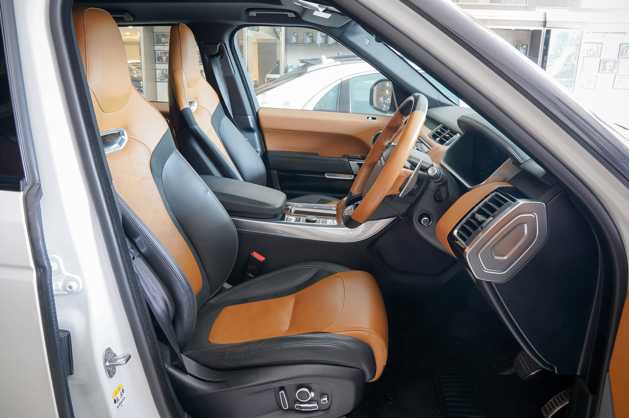 Land Rover Range Rover Sport SVR