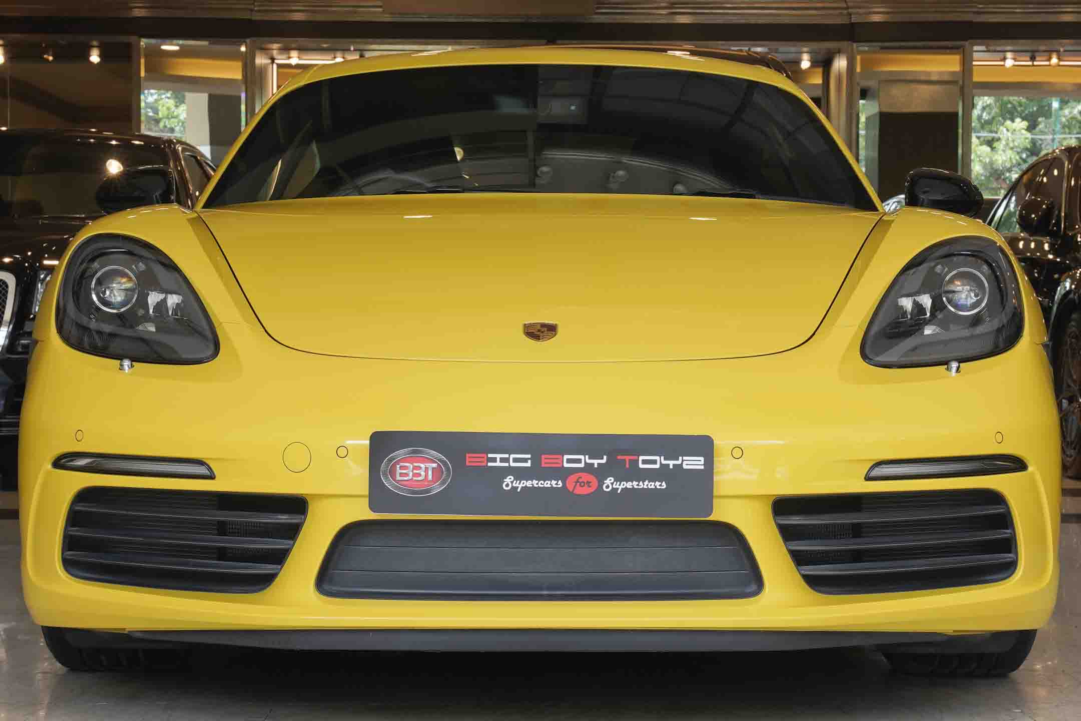 PORSCHE 718 CAYMAN