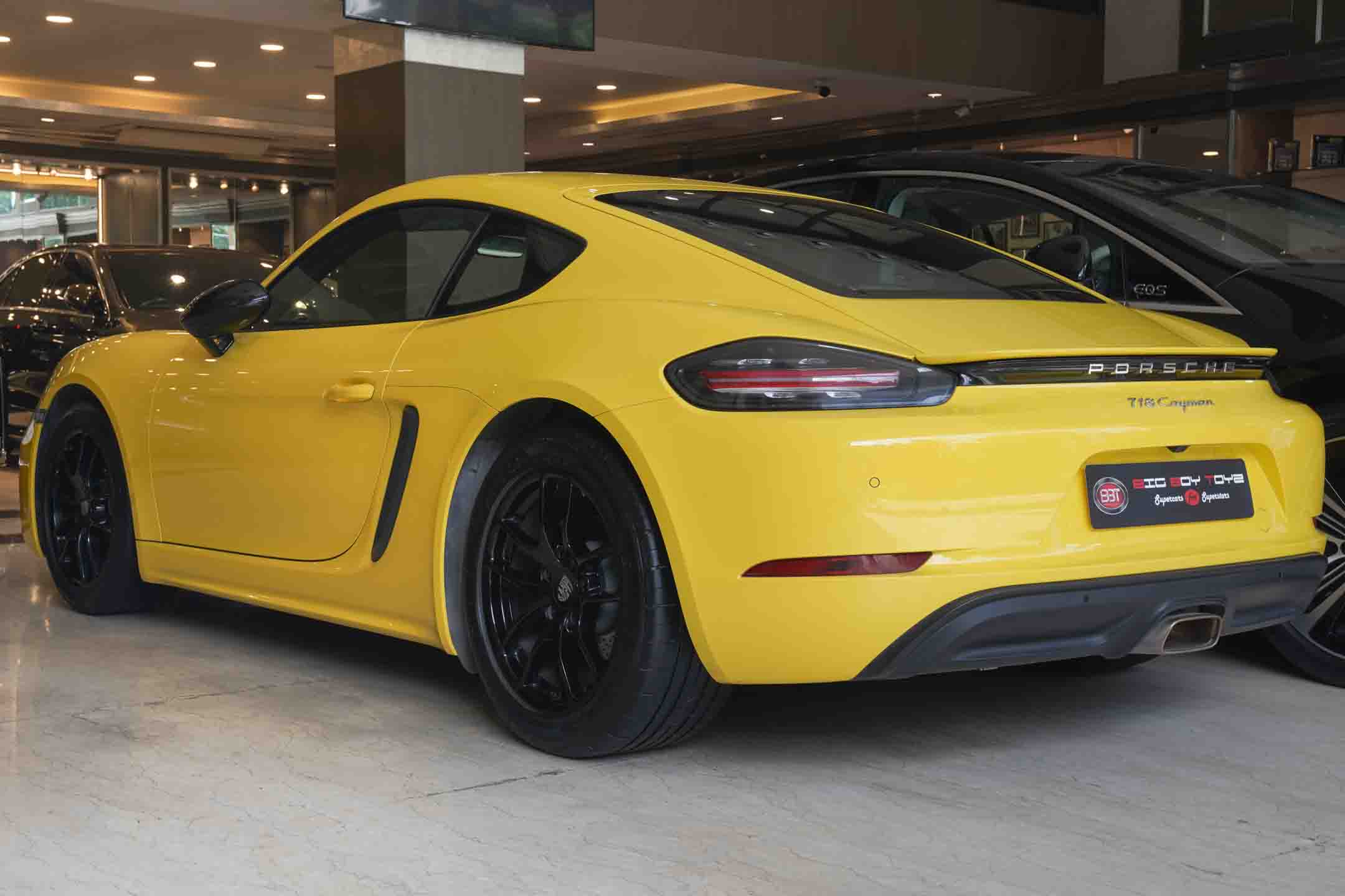 PORSCHE 718 CAYMAN