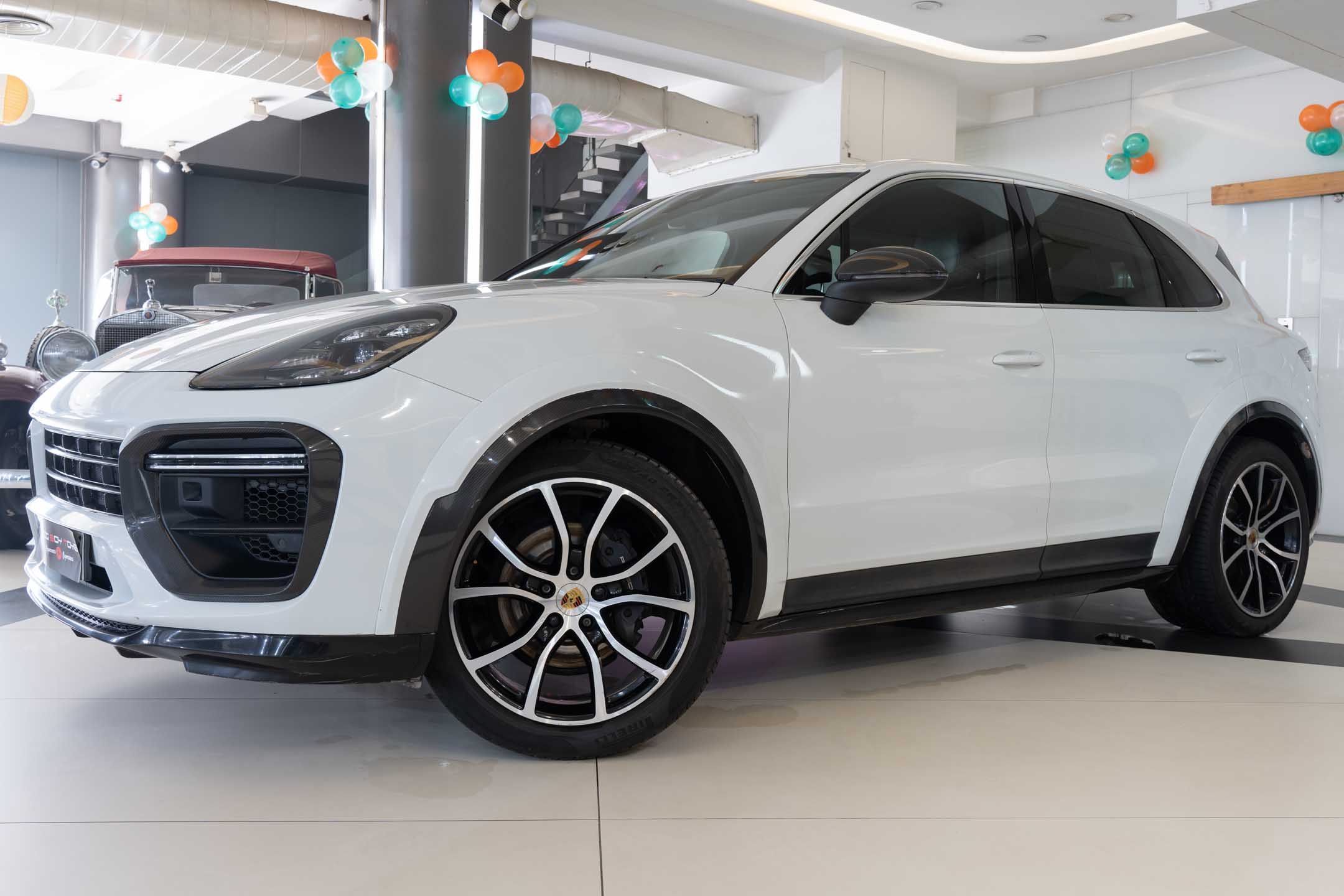 PORSCHE CAYENNE