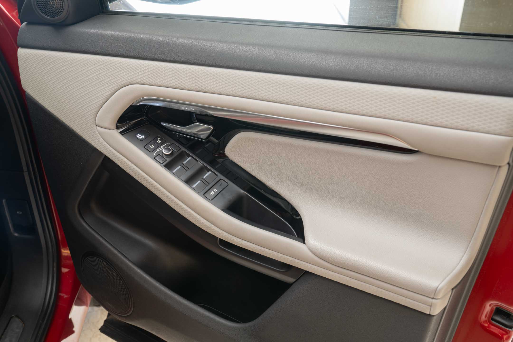 Land Rover Evoque R-Dynamic S D180