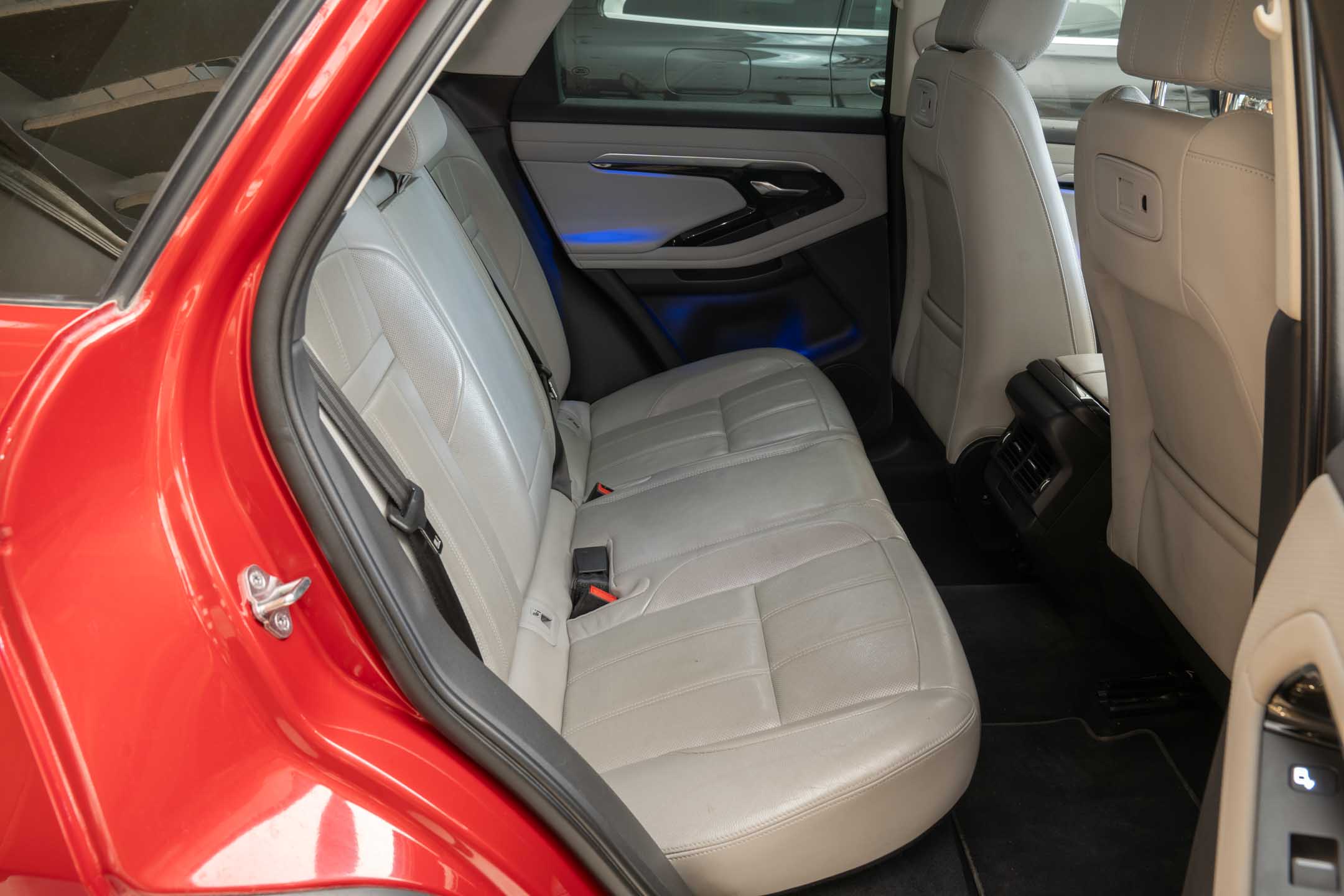 Land Rover Evoque R-Dynamic S D180