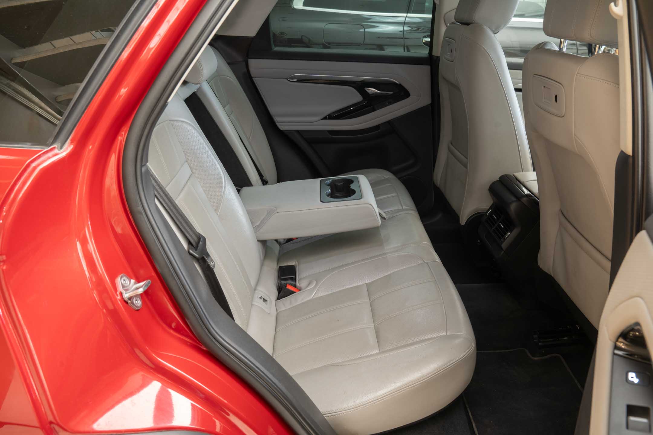 Land Rover Evoque R-Dynamic S D180