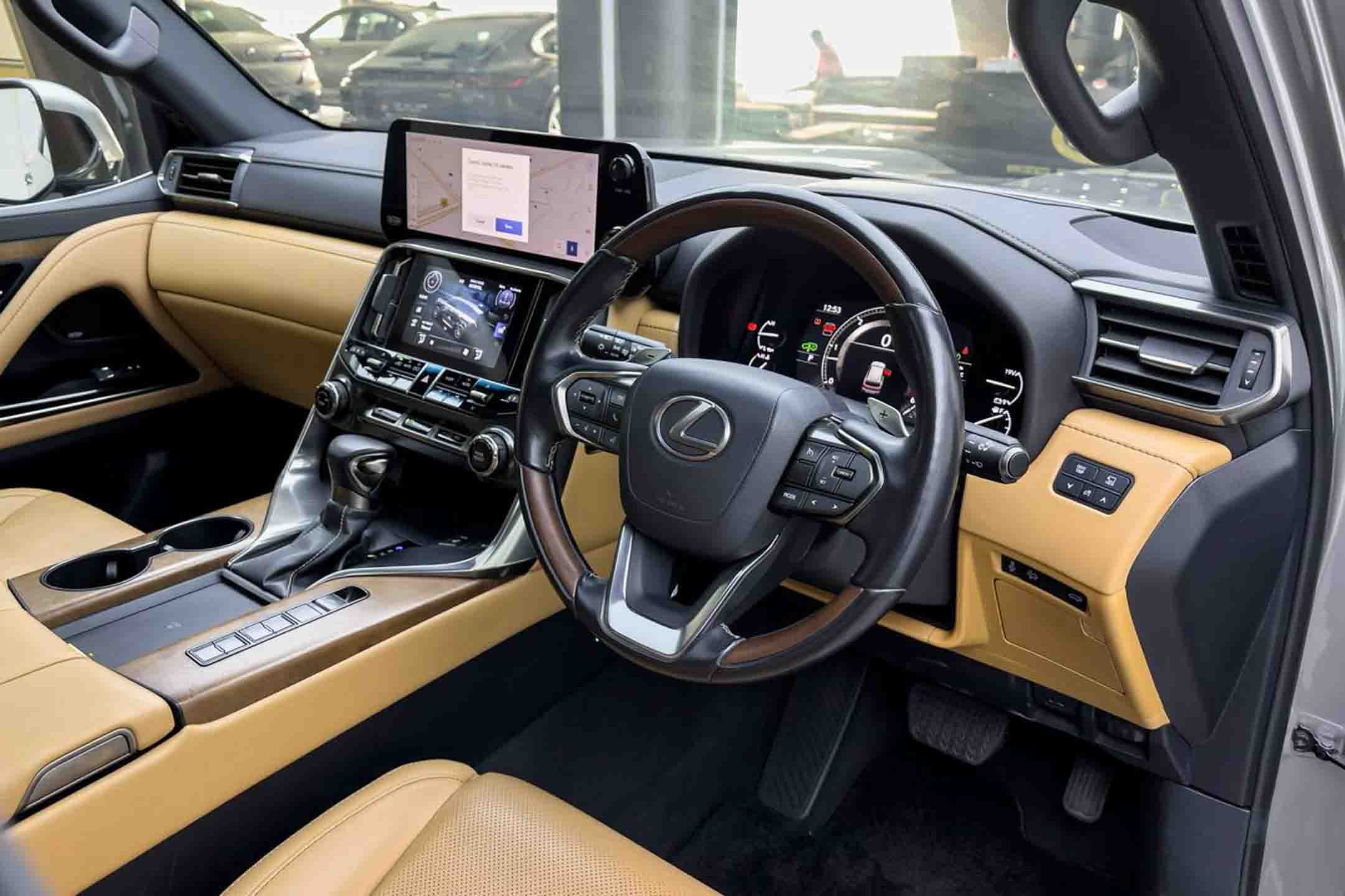 Lexus LX500d