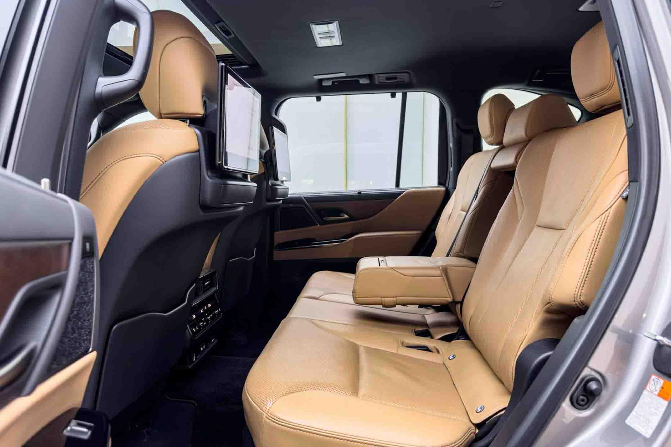 Lexus LX500d