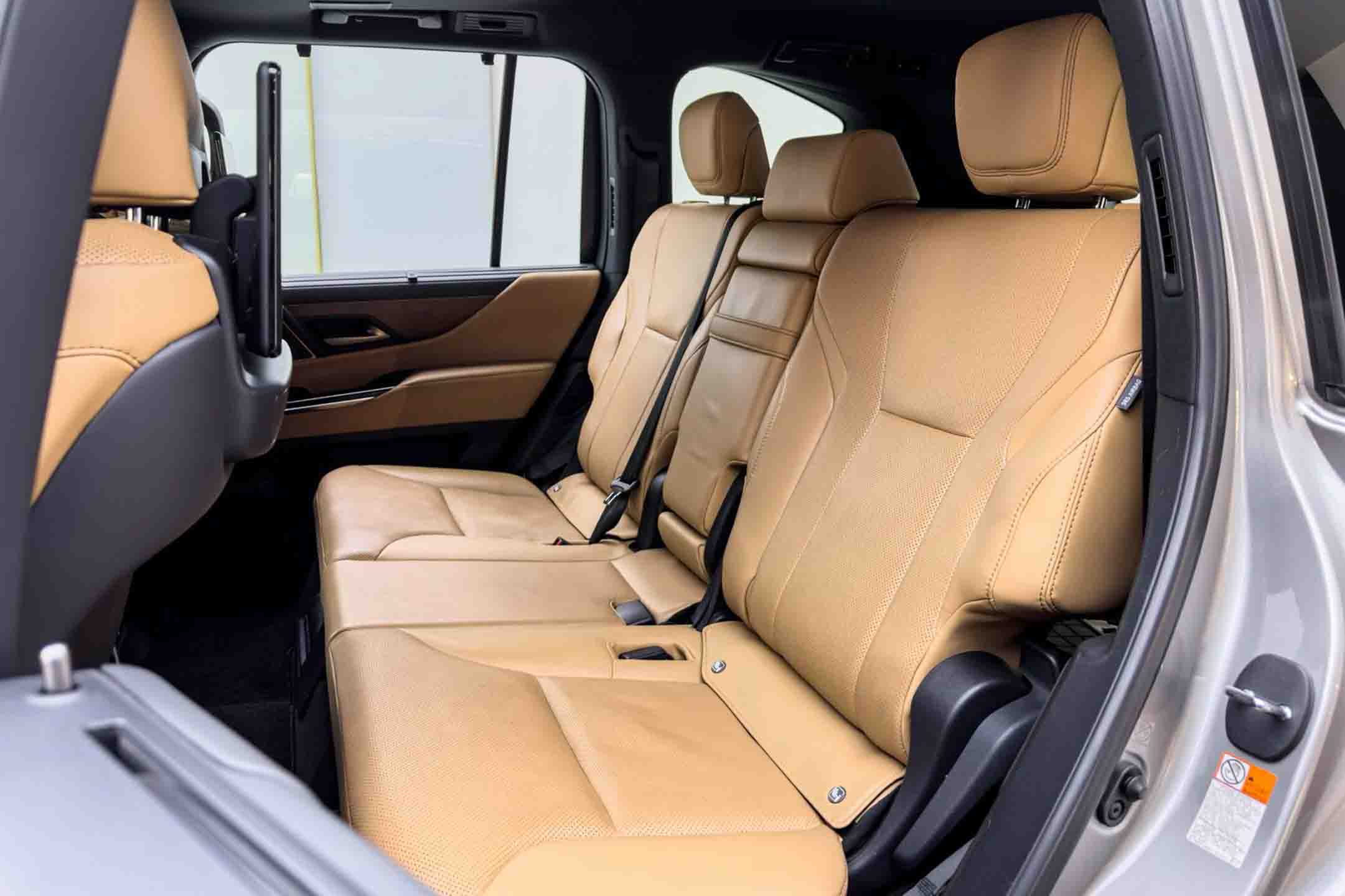 Lexus LX500d