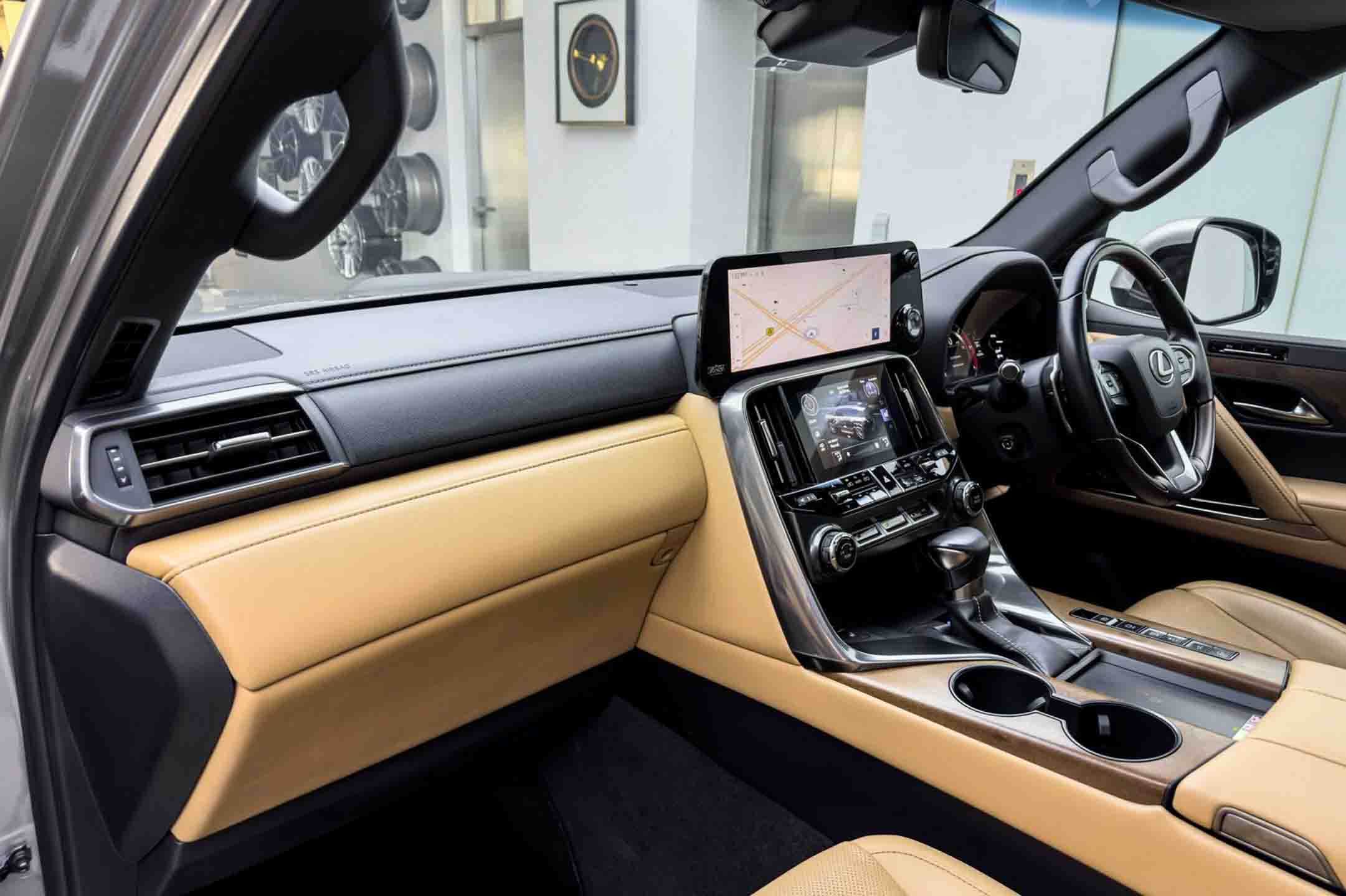 Lexus LX500d